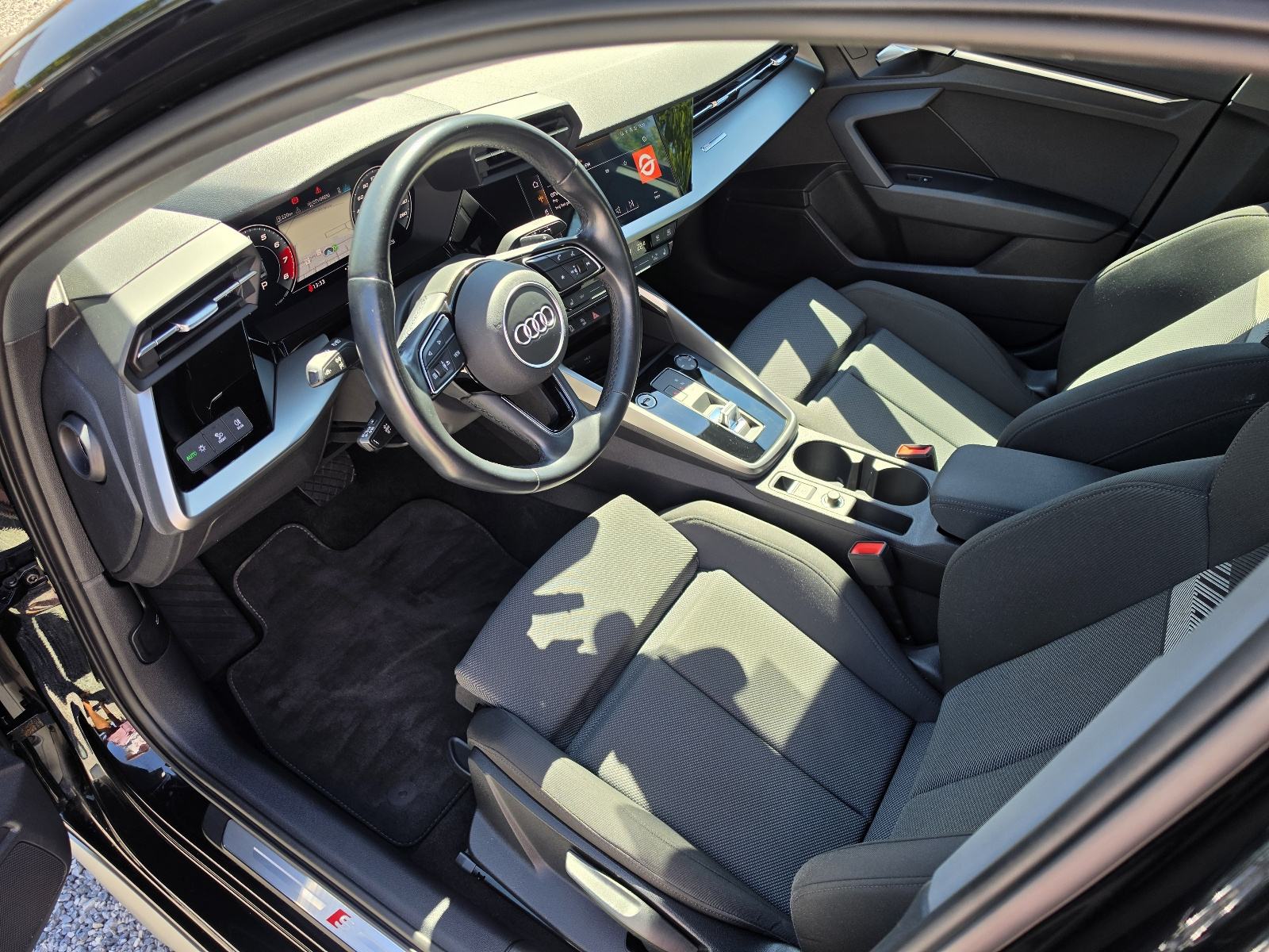 Audi A3 35 TFSI DSG 121TKM,SERV.,NAVI.,MATRIX,KAM,ALU., "S LINE", fotografija 19
