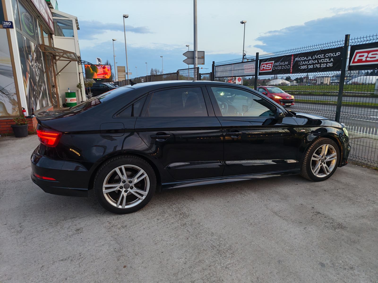 AUDI A3 35TDI LIMO, STRONIC, SLINE, KOŽA, VIRTUAL, LED, ALU17, JAMSTVO, fotografija 17