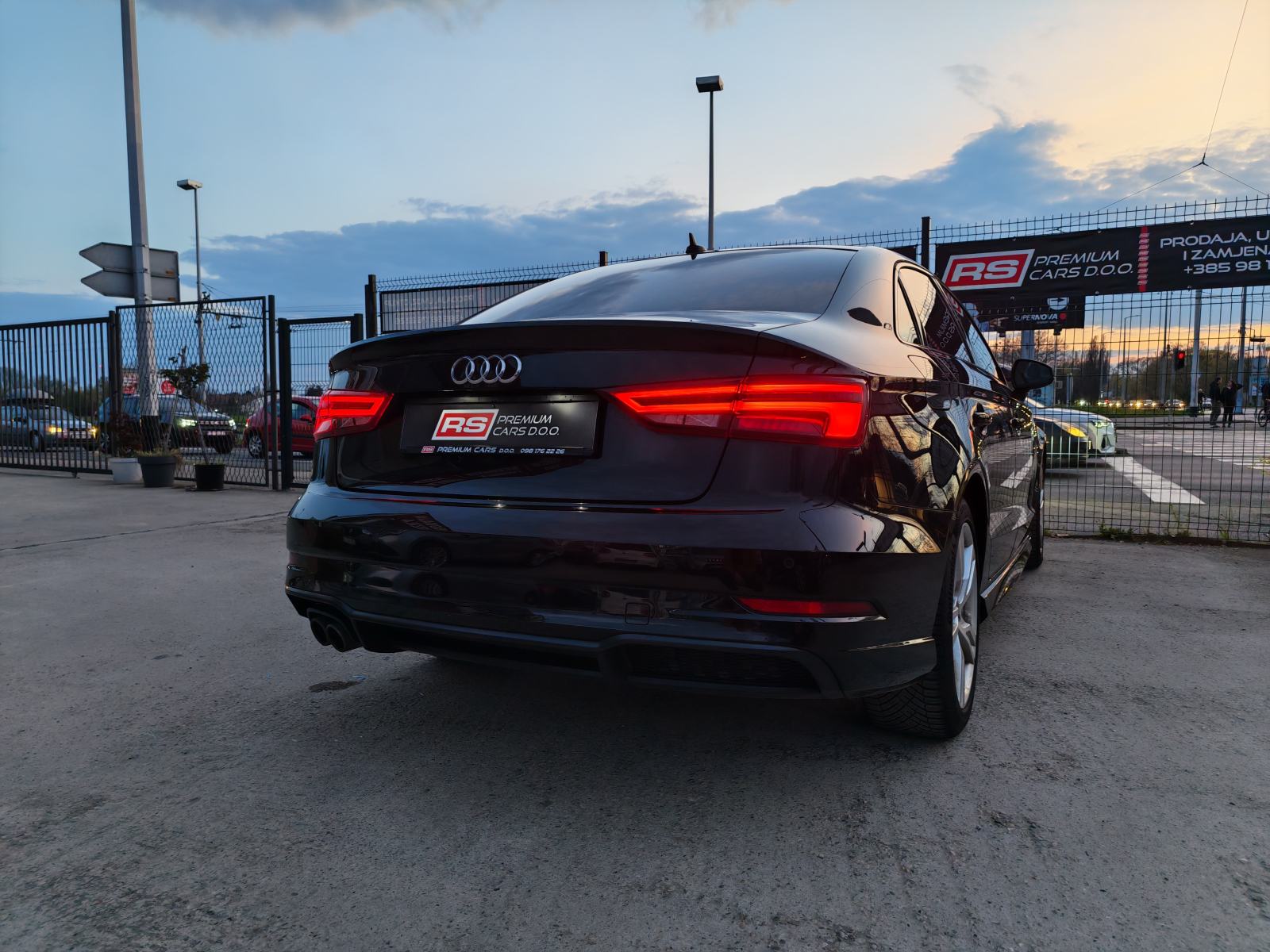 AUDI A3 35TDI LIMO, STRONIC, SLINE, KOŽA, VIRTUAL, LED, ALU17, JAMSTVO, fotografija 11