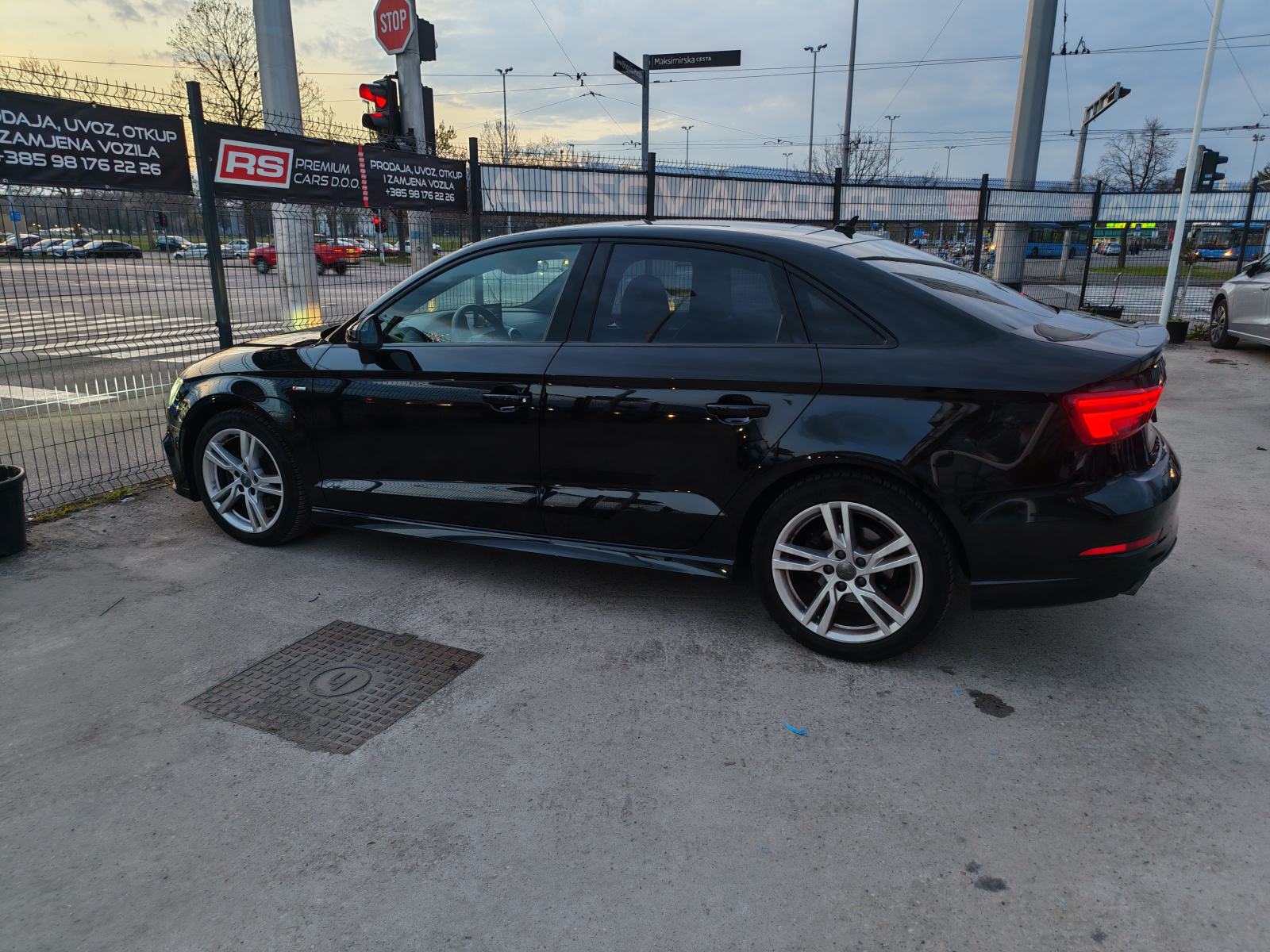 AUDI A3 35TDI LIMO, STRONIC, SLINE, KOŽA, VIRTUAL, LED, ALU17, JAMSTVO, fotografija 16