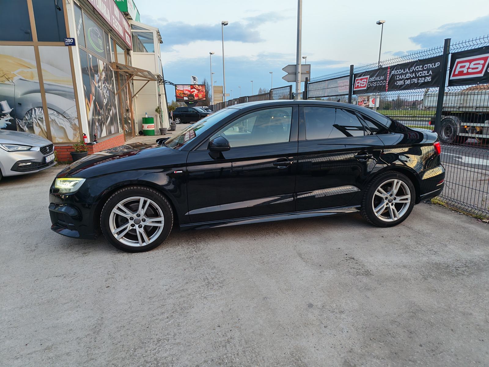 AUDI A3 35TDI LIMO, STRONIC, SLINE, KOŽA, VIRTUAL, LED, ALU17, JAMSTVO, fotografija 19