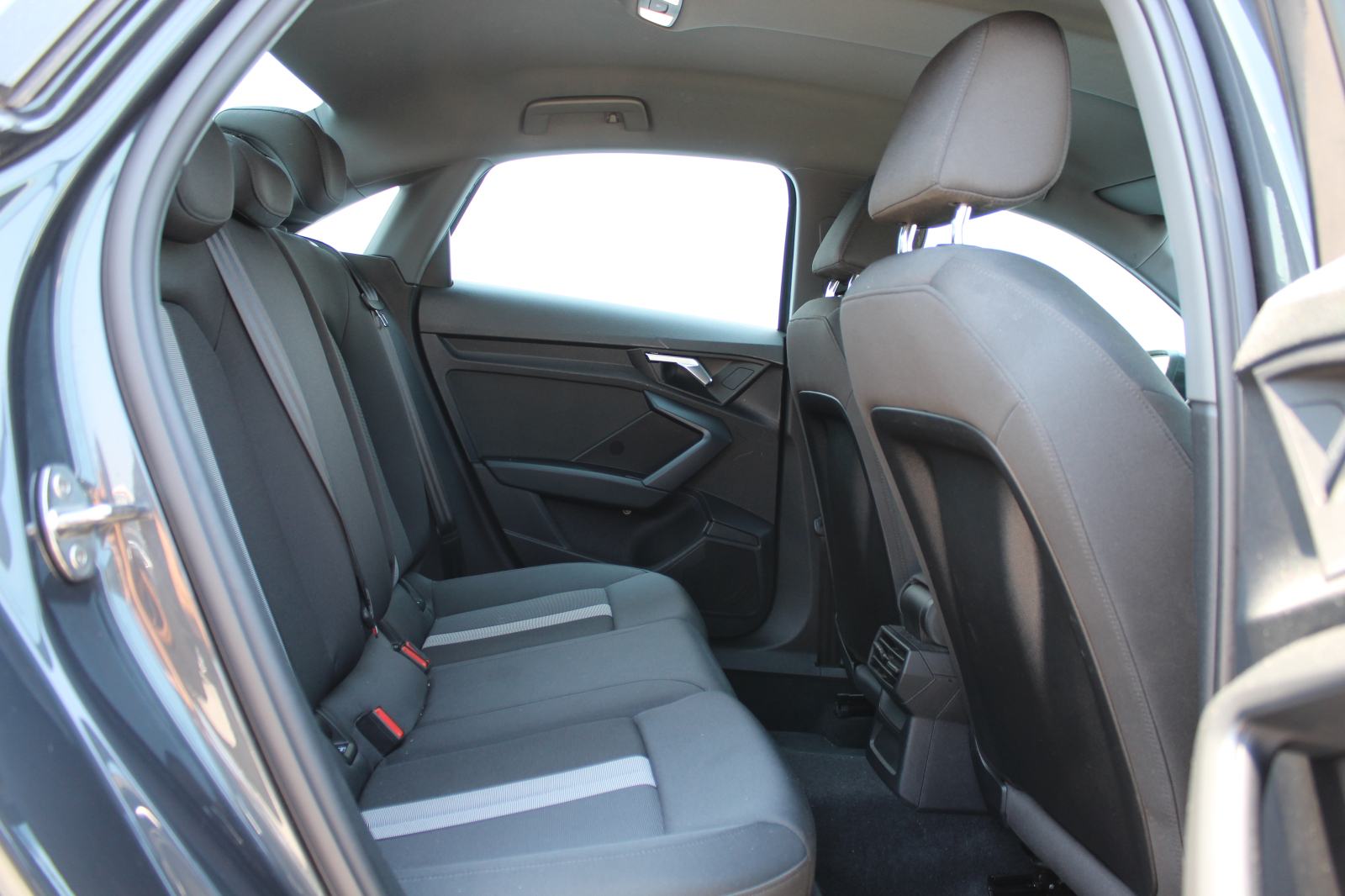 Audi A3 Limousine 30TFSI S tr, fotografija 11