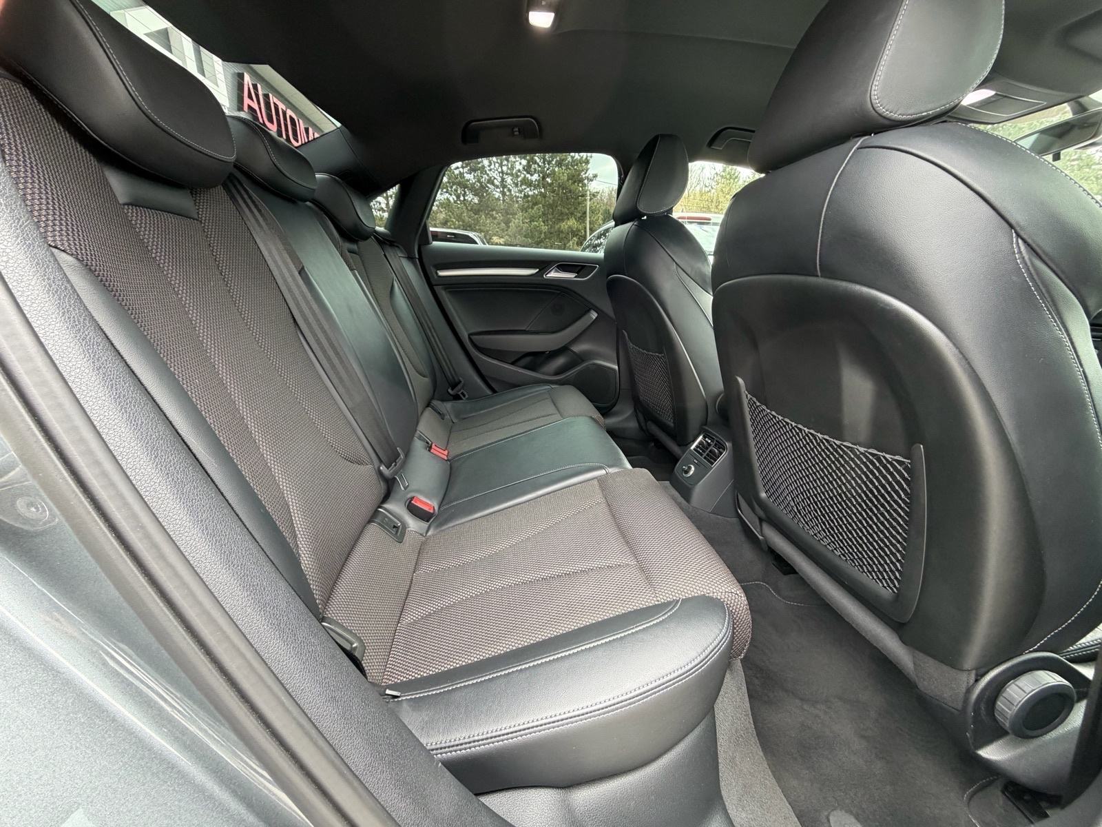 Audi A3 Limousine 35 TDI Automatik S-Line BiXenon LED Navi R18 Servisn, fotografija 18