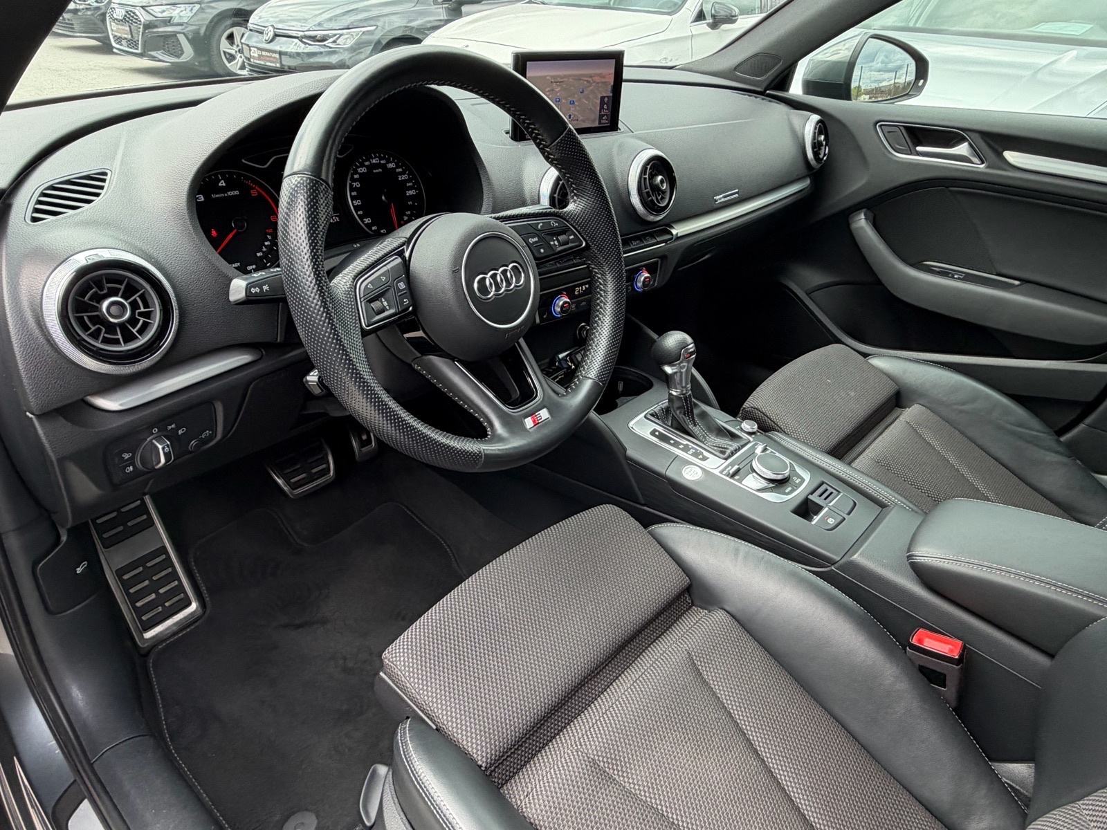 Audi A3 Limousine 35 TDI Automatik S-Line BiXenon LED Navi R18 Servisn, fotografija 13