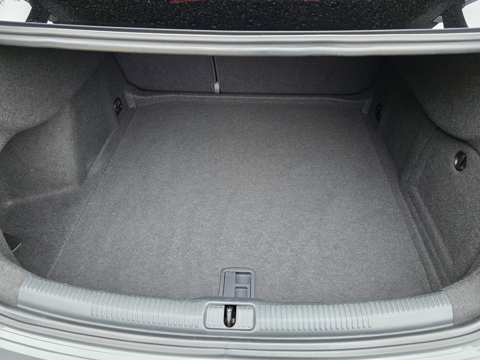 Audi A3 Sedan 2,0 TDI,led,navi,2xpdc, fotografija 15