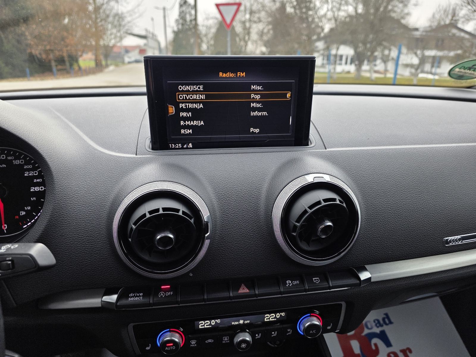 Audi A3 Sedan 2,0 TDI,led,navi,2xpdc, fotografija 13