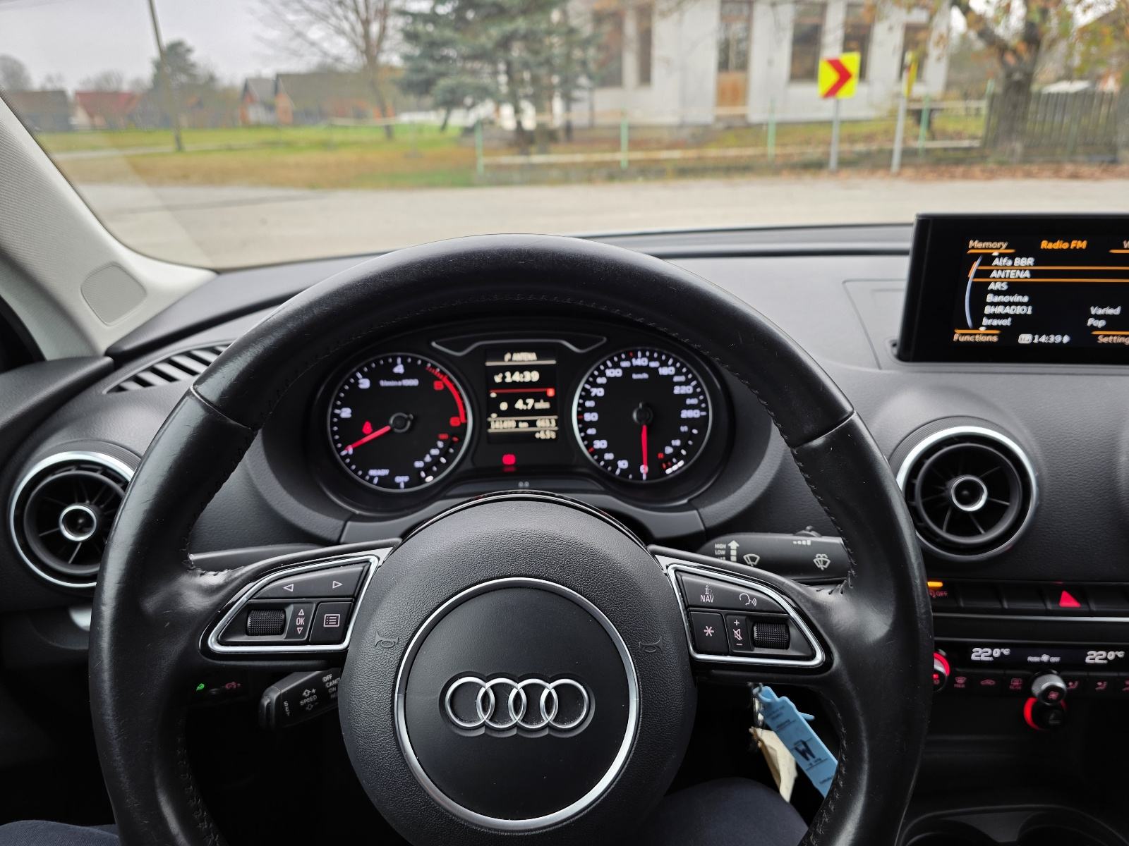 Audi A3 Sedan 2,0 TDI,xenon,pdc Top stanje!!!, fotografija 9