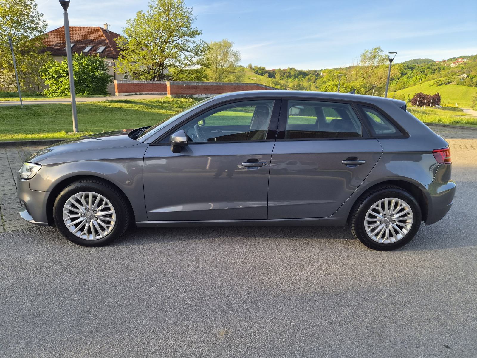 Audi A3 SPORTBACK 1,6 TDI, 2017., REDIZAJN, SERVISNA, PDV, fotografija 3