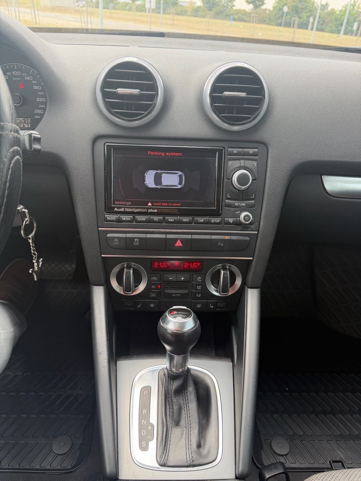 Audi A3 Sportback 1,6 TDI S-tronic automatik, fotografija 7