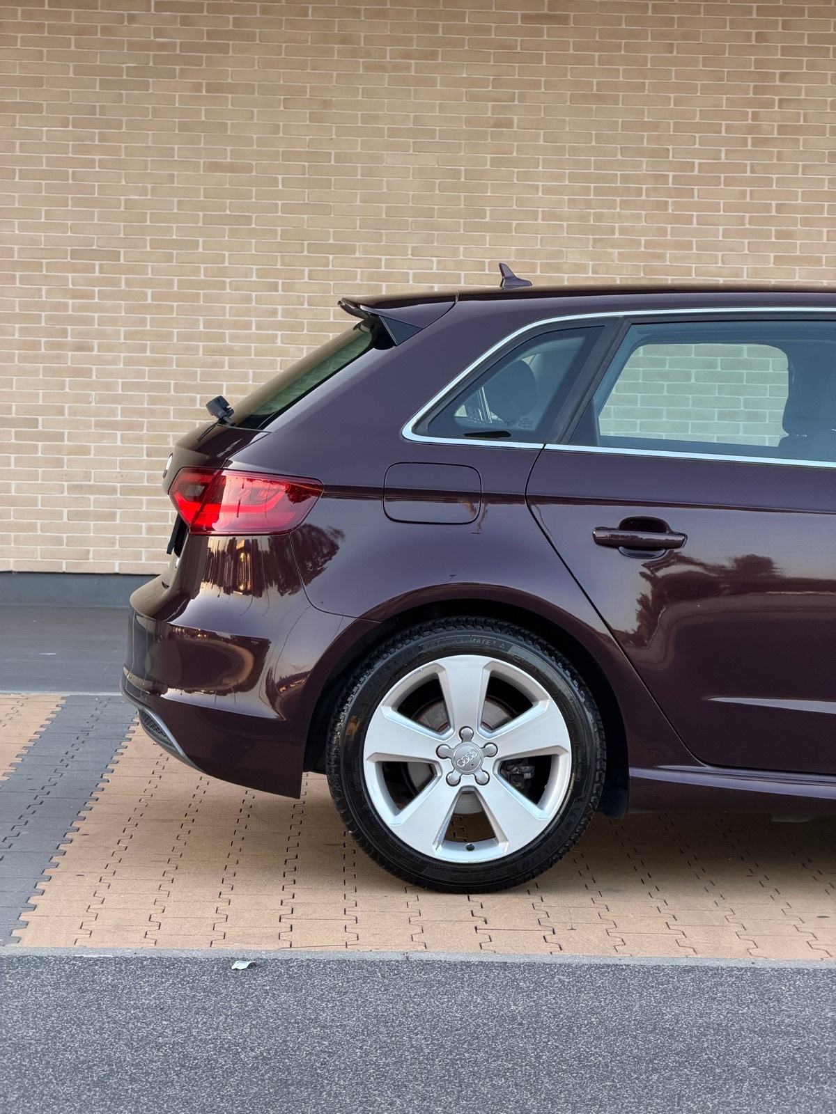 Audi A3 Sportback - 2,0TDI/Quattro/S-Tronic/BangOlufsen/ShirazRed, fotografija 6