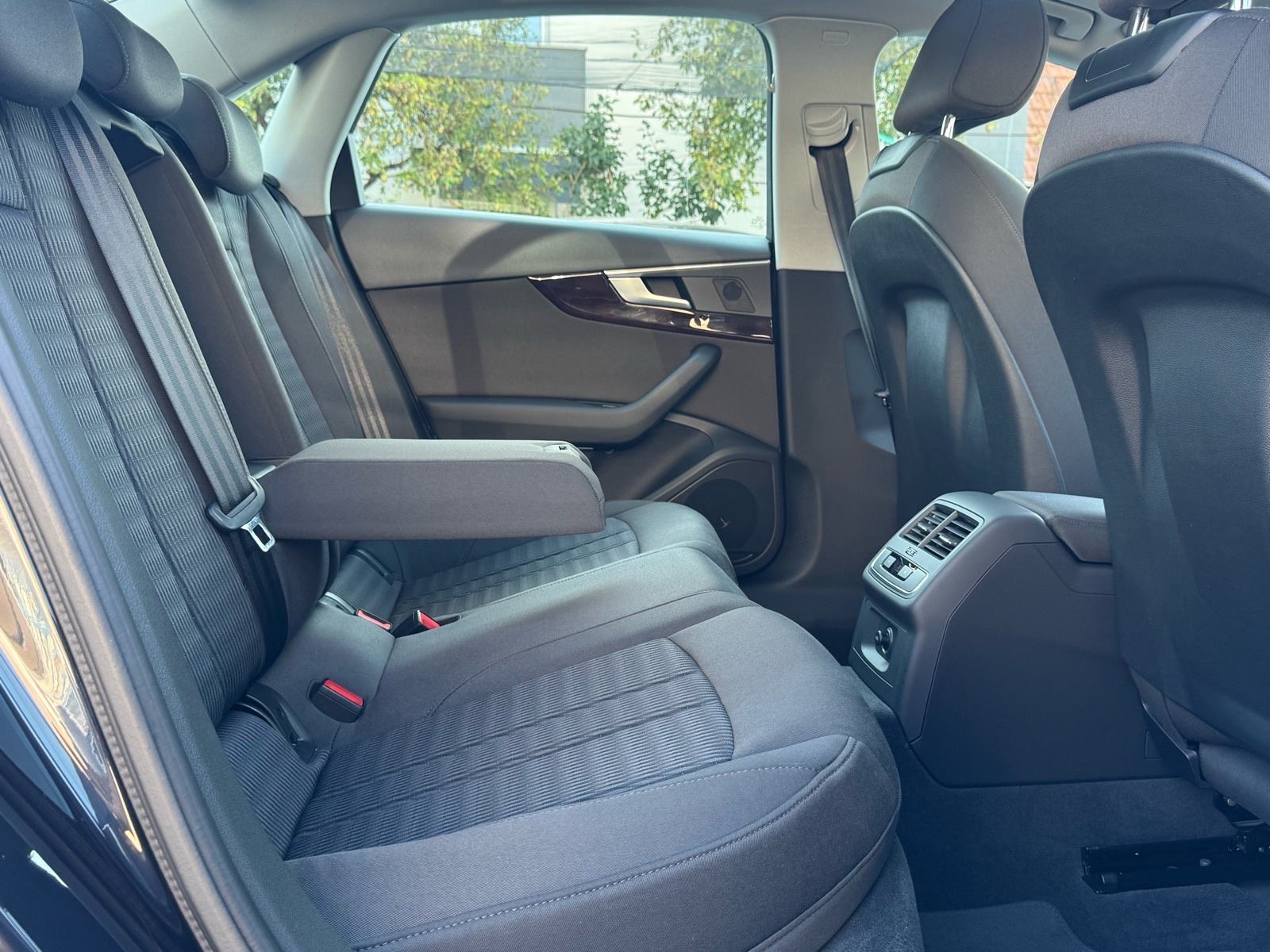 Audi A4 1,8 TFSI / ŠIBER / KAMERA / DESIGN / JAMSTVO, fotografija 11