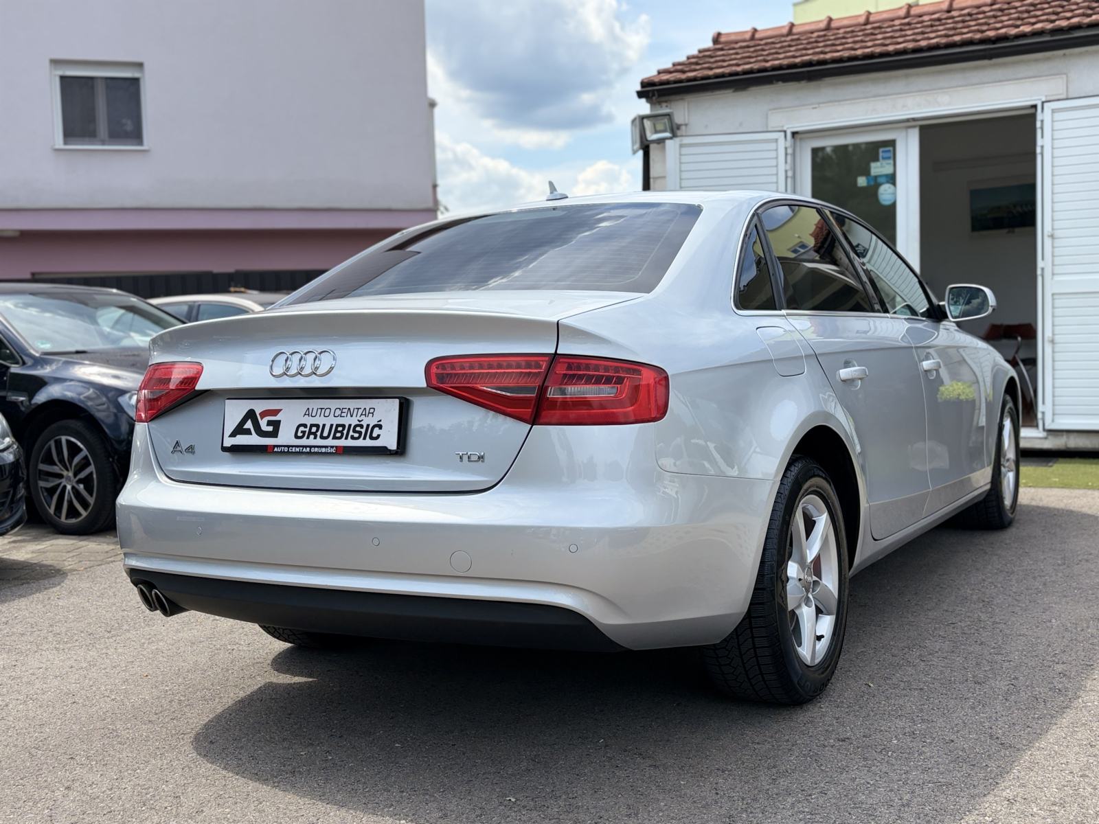 Audi A4 2,0 TDI *Automatik* *Bi-Xenon* *NAVI* *Servisna* *Jamstvo*, fotografija 16