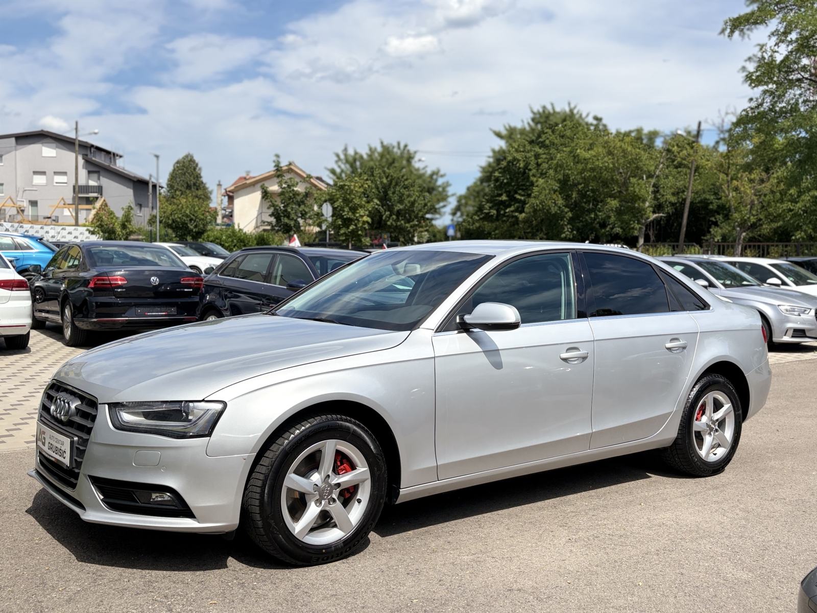 Audi A4 2,0 TDI *Automatik* *Bi-Xenon* *NAVI* *Servisna* *Jamstvo*, fotografija 12