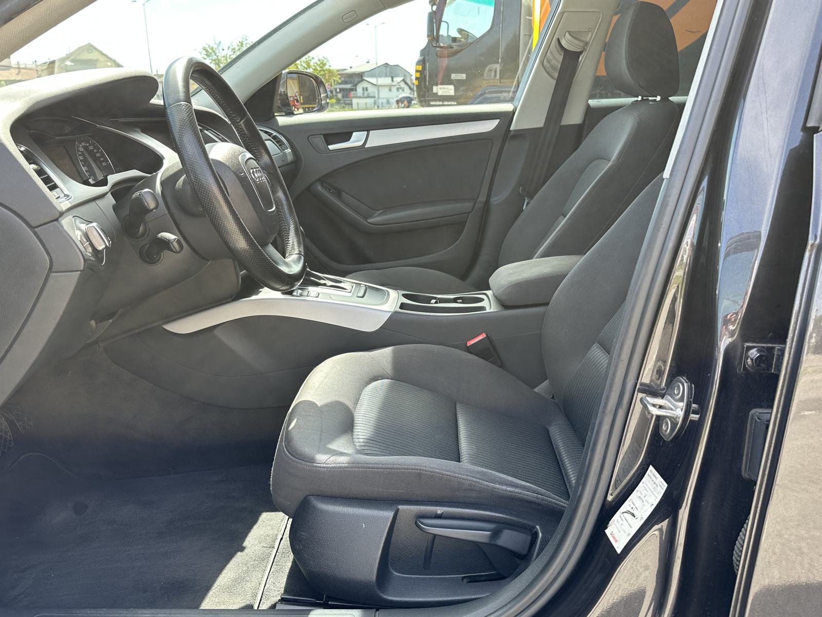 Audi A4 2,0 TDI AUTOMATIK LED, fotografija 9