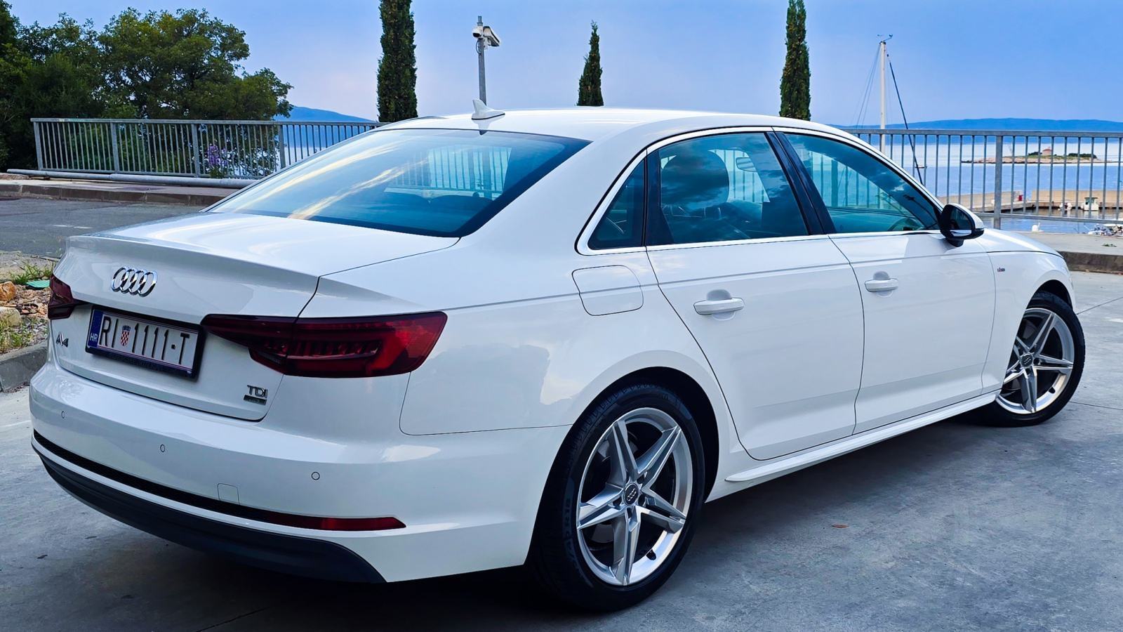 Audi A4 2.0 TDI Ultra S tronic – 3 x S line, fotografija 3