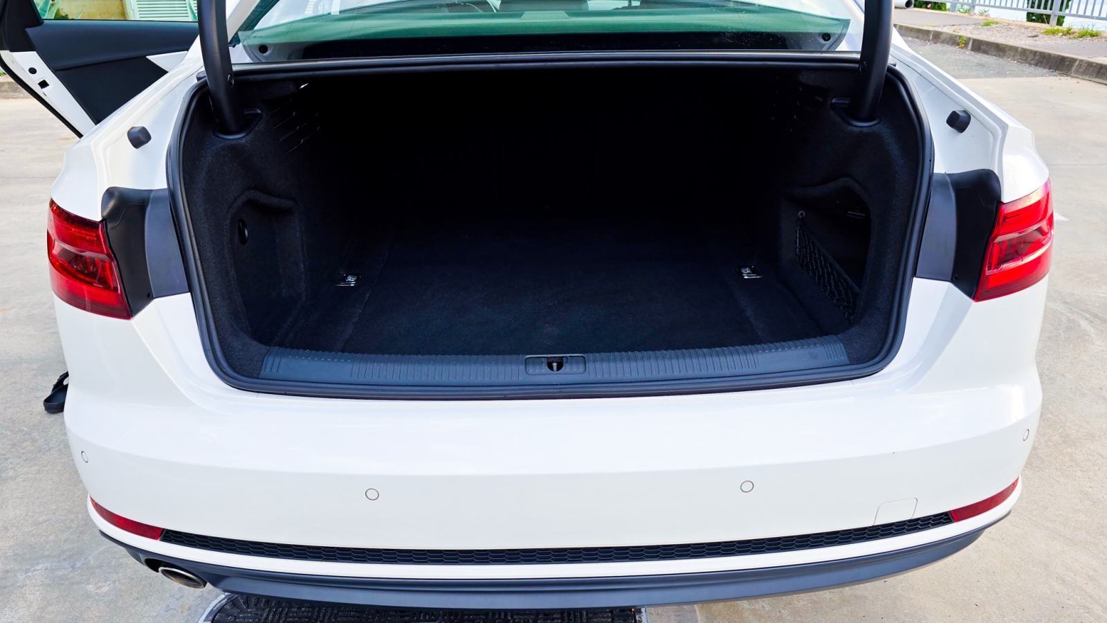 Audi A4 2.0 TDI Ultra S tronic – 3 x S line, fotografija 13