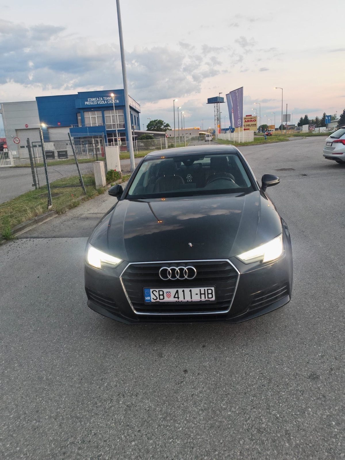 Audi A4 2,0 TDI automatik, fotografija 4