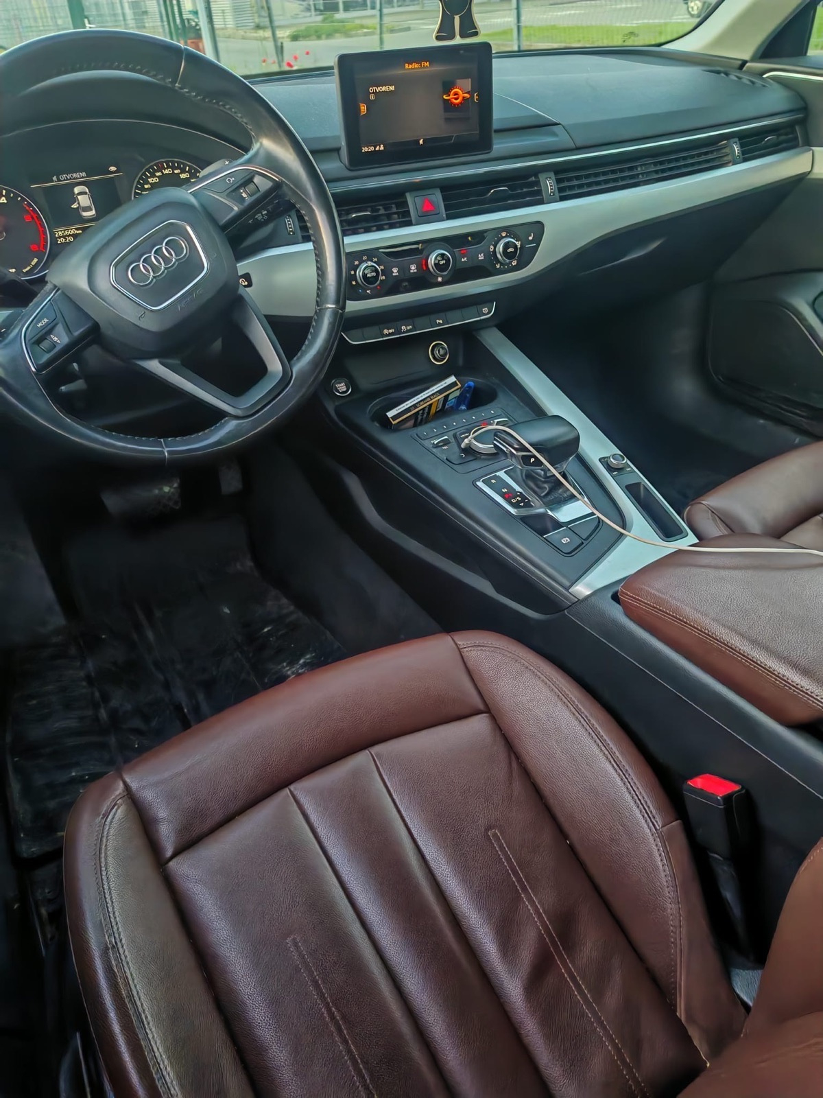Audi A4 2,0 TDI automatik, fotografija 6
