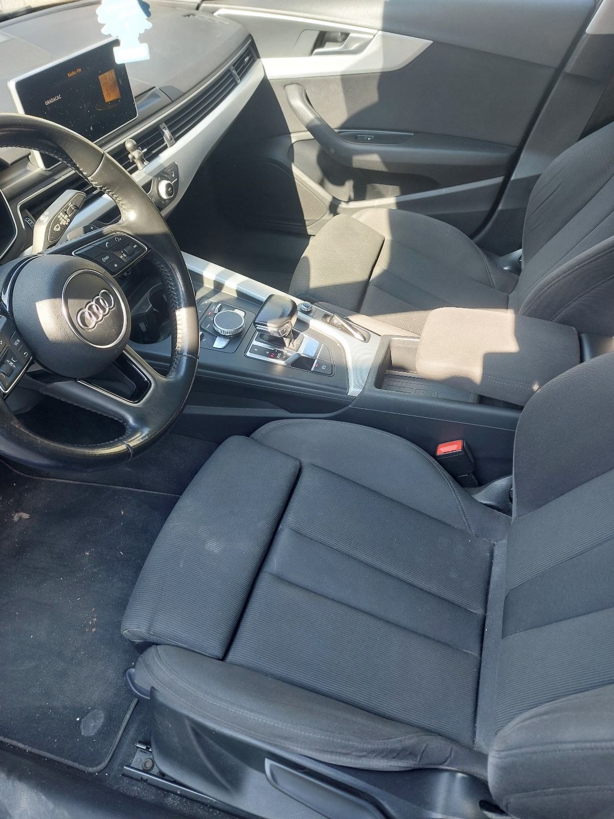 Audi A4 2,0 TDI automatik, fotografija 8