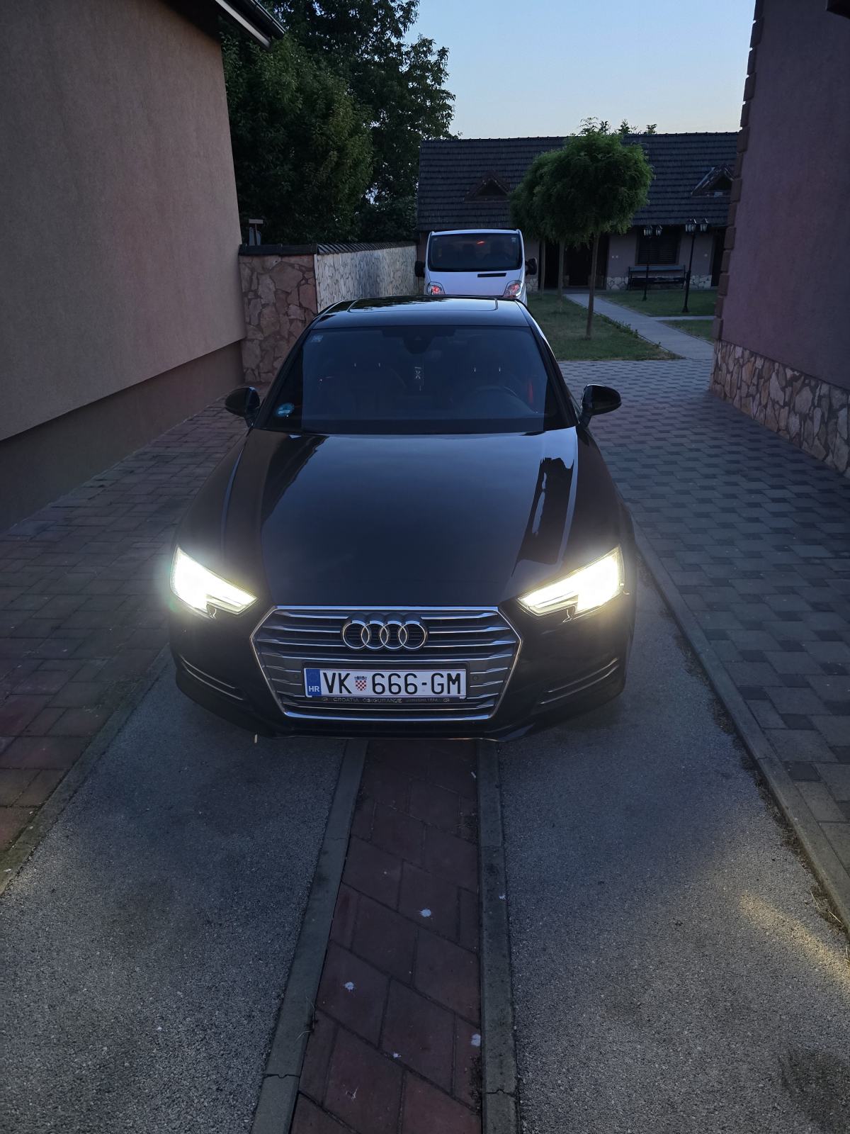 Audi A4 2.0 TDI automatik, fotografija 14
