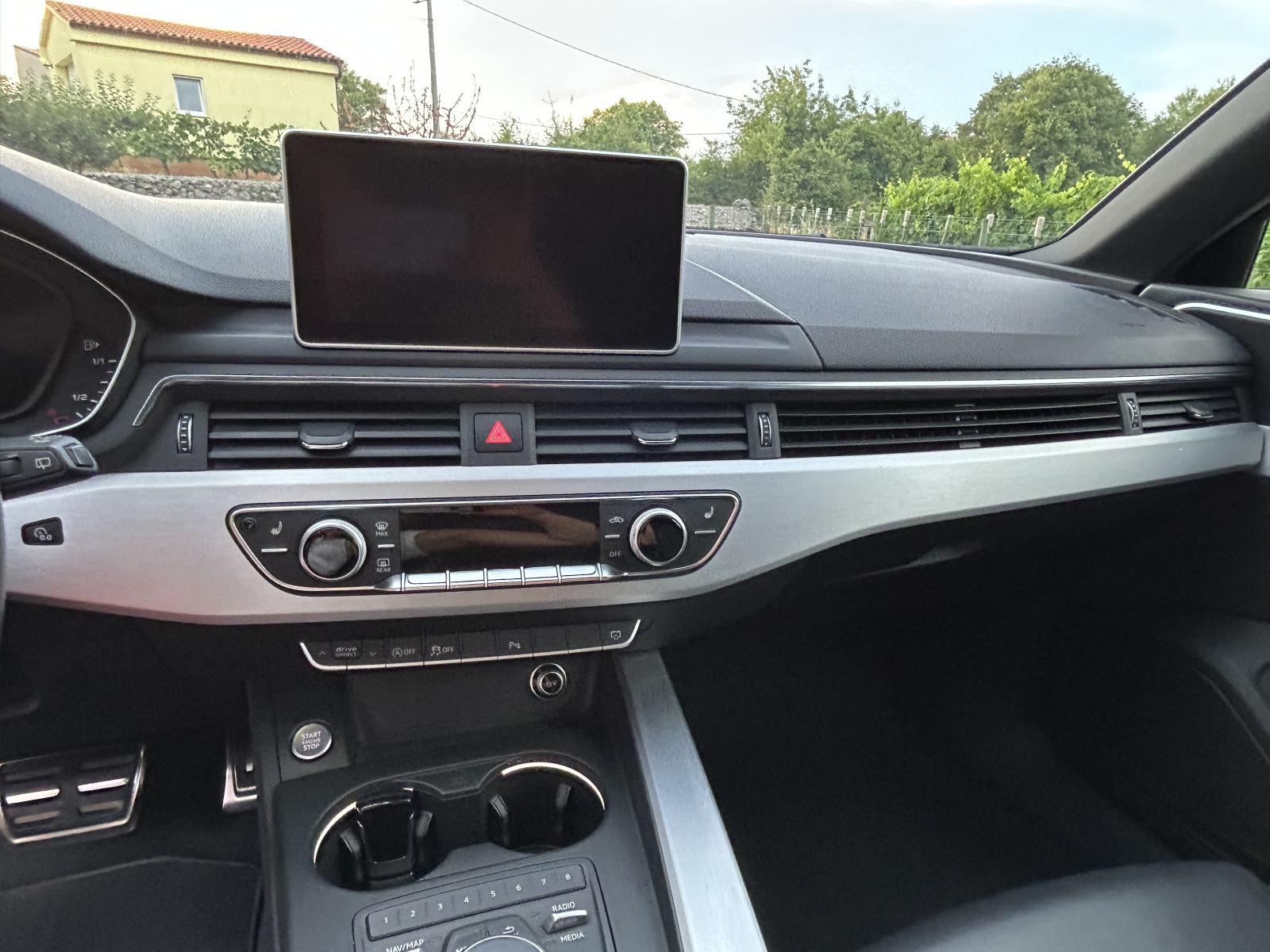 Audi A4 2,0 TDI automatik, fotografija 8