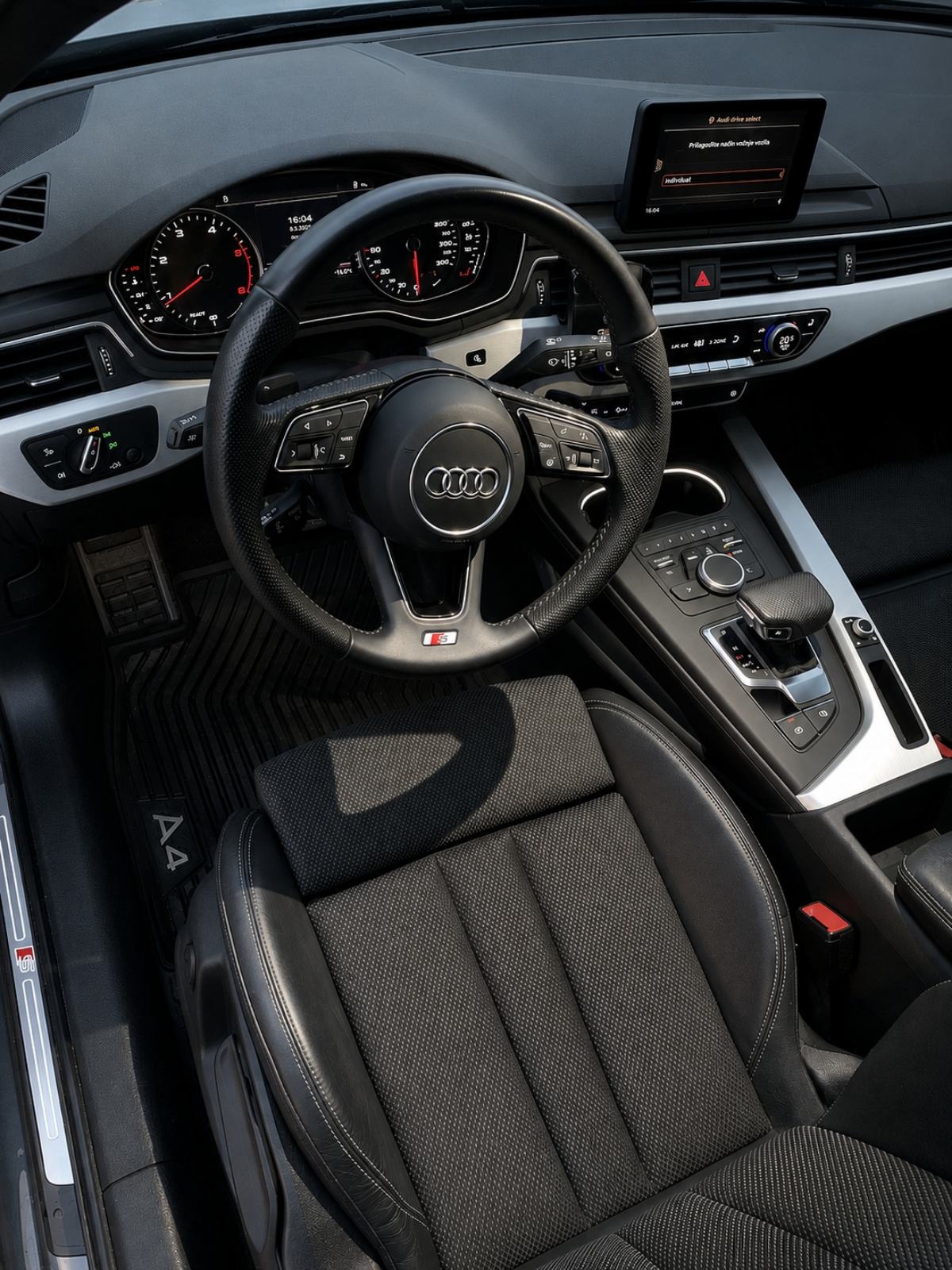 Audi A4 2,0 TDI automatik, fotografija 4