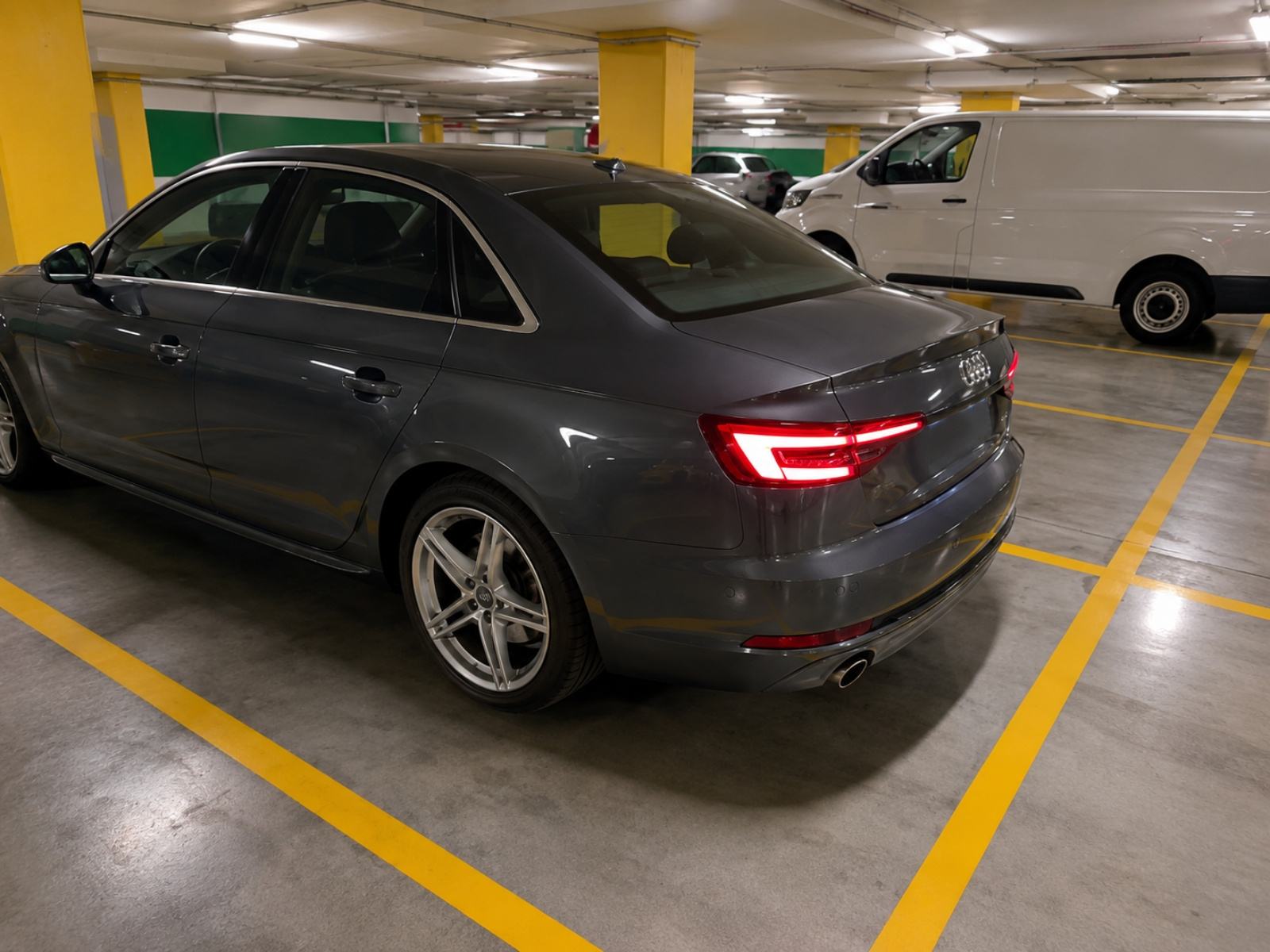 Audi A4 2,0 TDI automatik, fotografija 2
