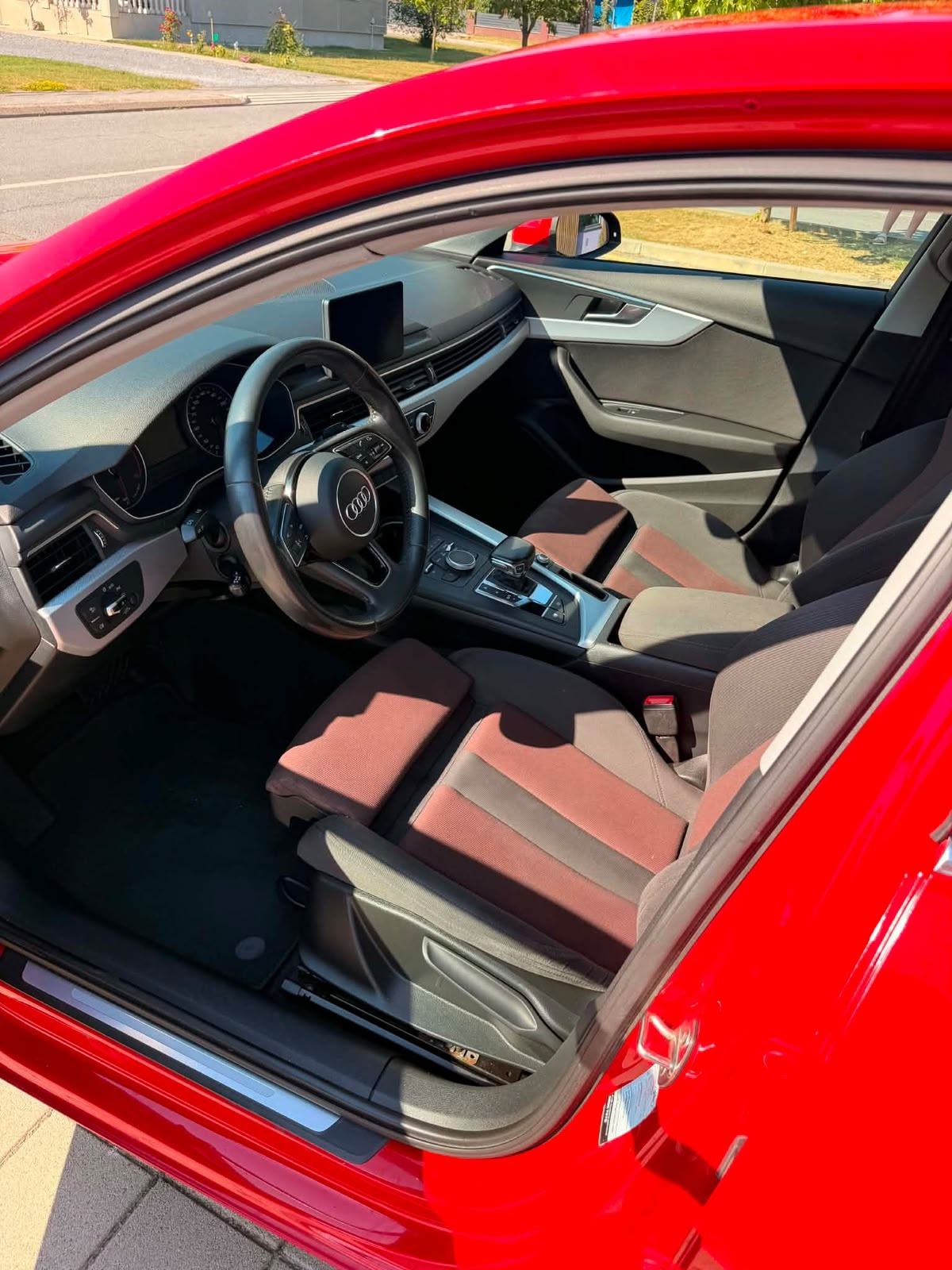 Audi A4 2,0 TDI automatik s-line, fotografija 9