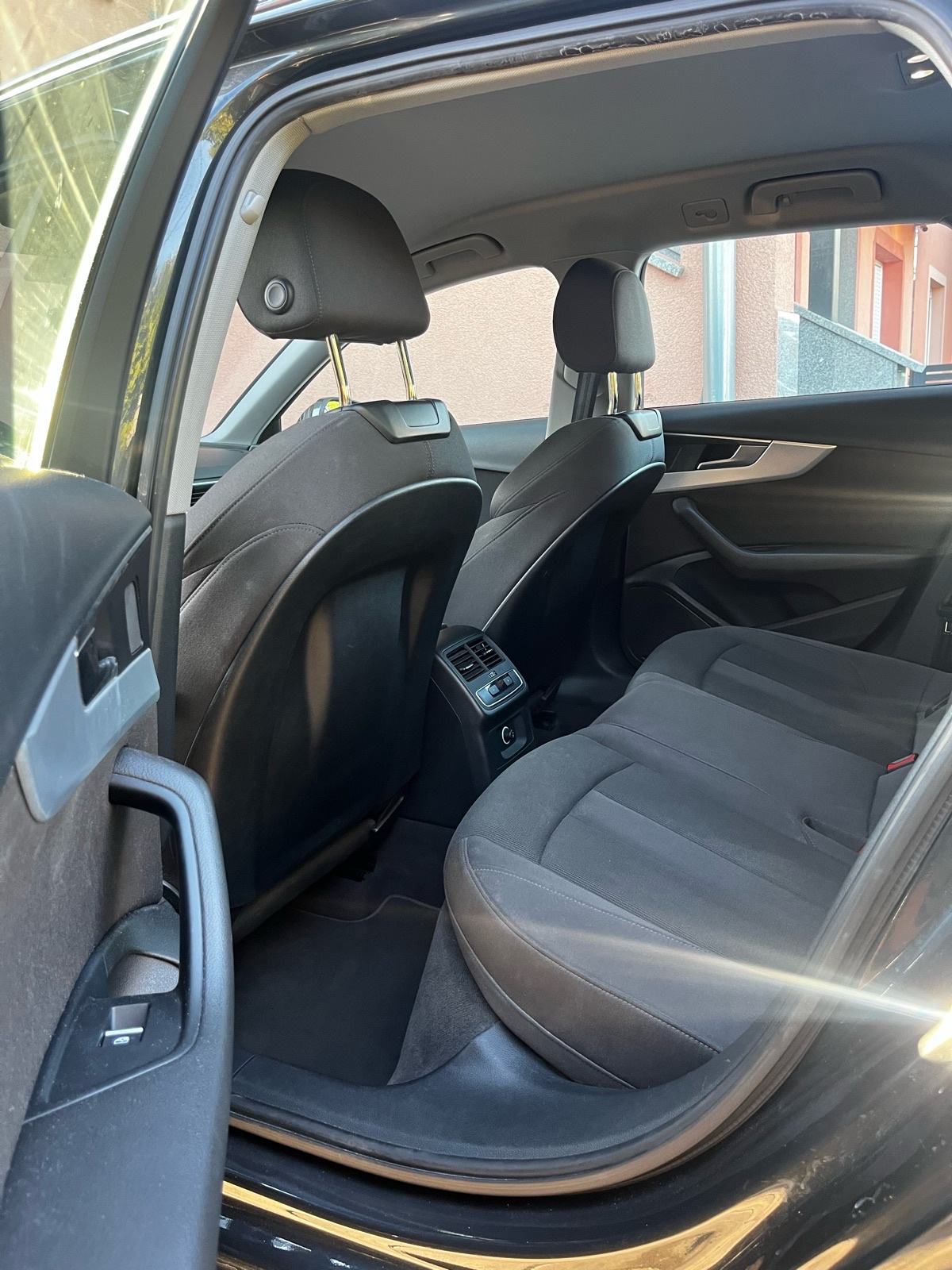 Audi A4 2,0 TDI automatik, fotografija 7