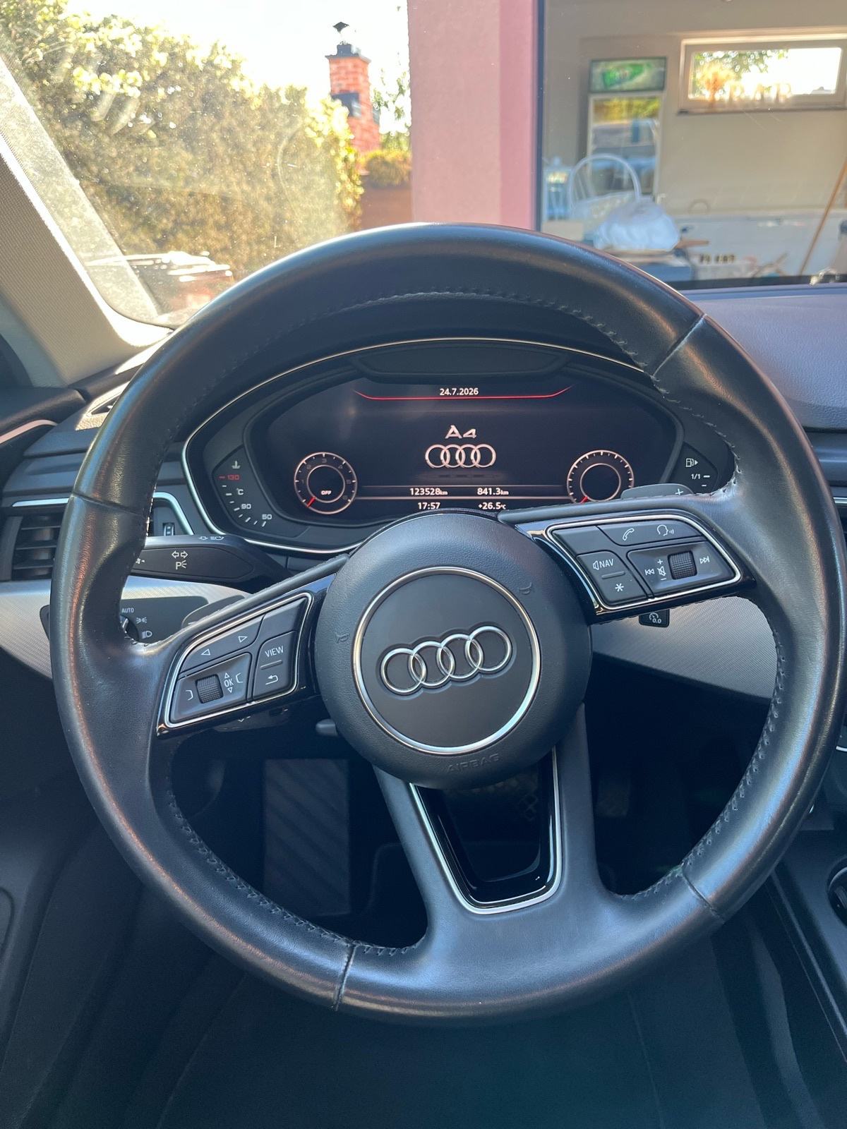 Audi A4 2,0 TDI automatik, fotografija 8