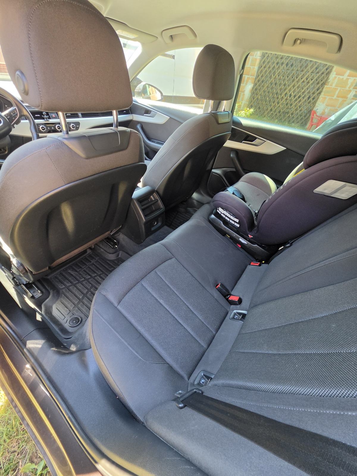 Audi A4 2,0 TDI automatik, fotografija 8