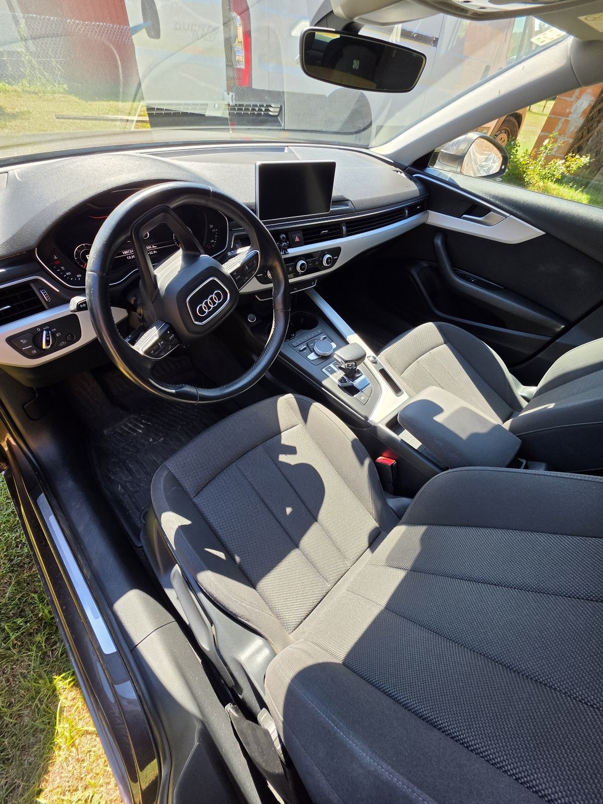 Audi A4 2,0 TDI automatik, fotografija 7