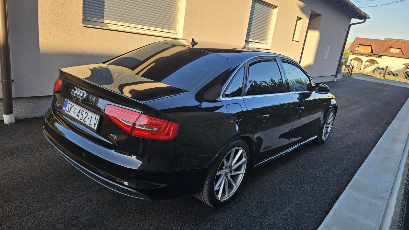 Audi A4 2,0 TDI automatik , 3x S line, fotografija 2