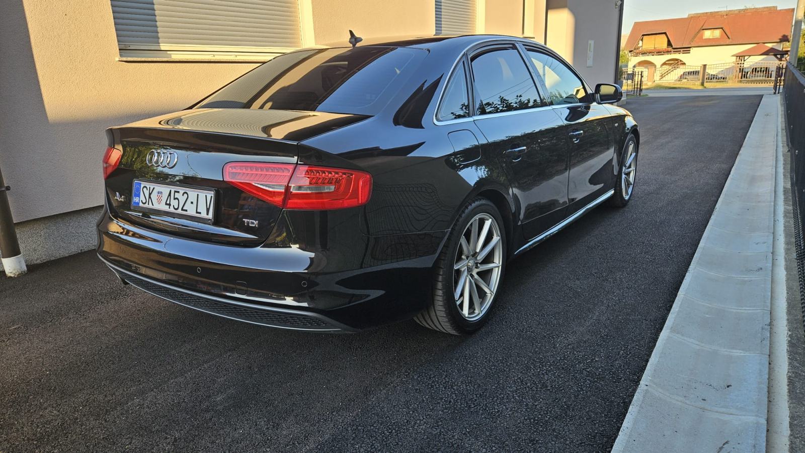 Audi A4 2,0 TDI automatik , 3x S line, fotografija 13
