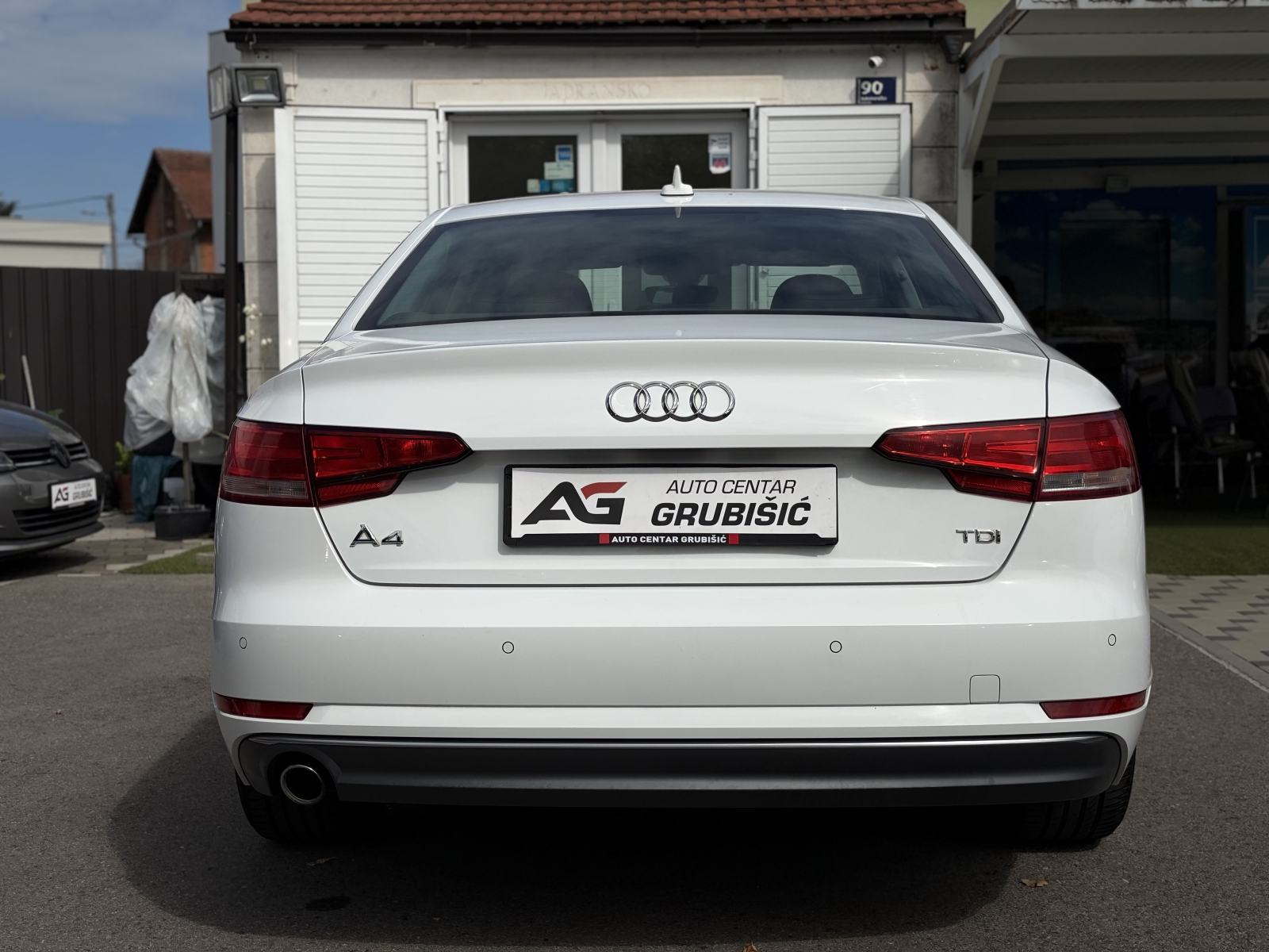 Audi A4 2,0 TDI Automatik *Top oprema* *Servisna* *Jamstvo*, fotografija 14