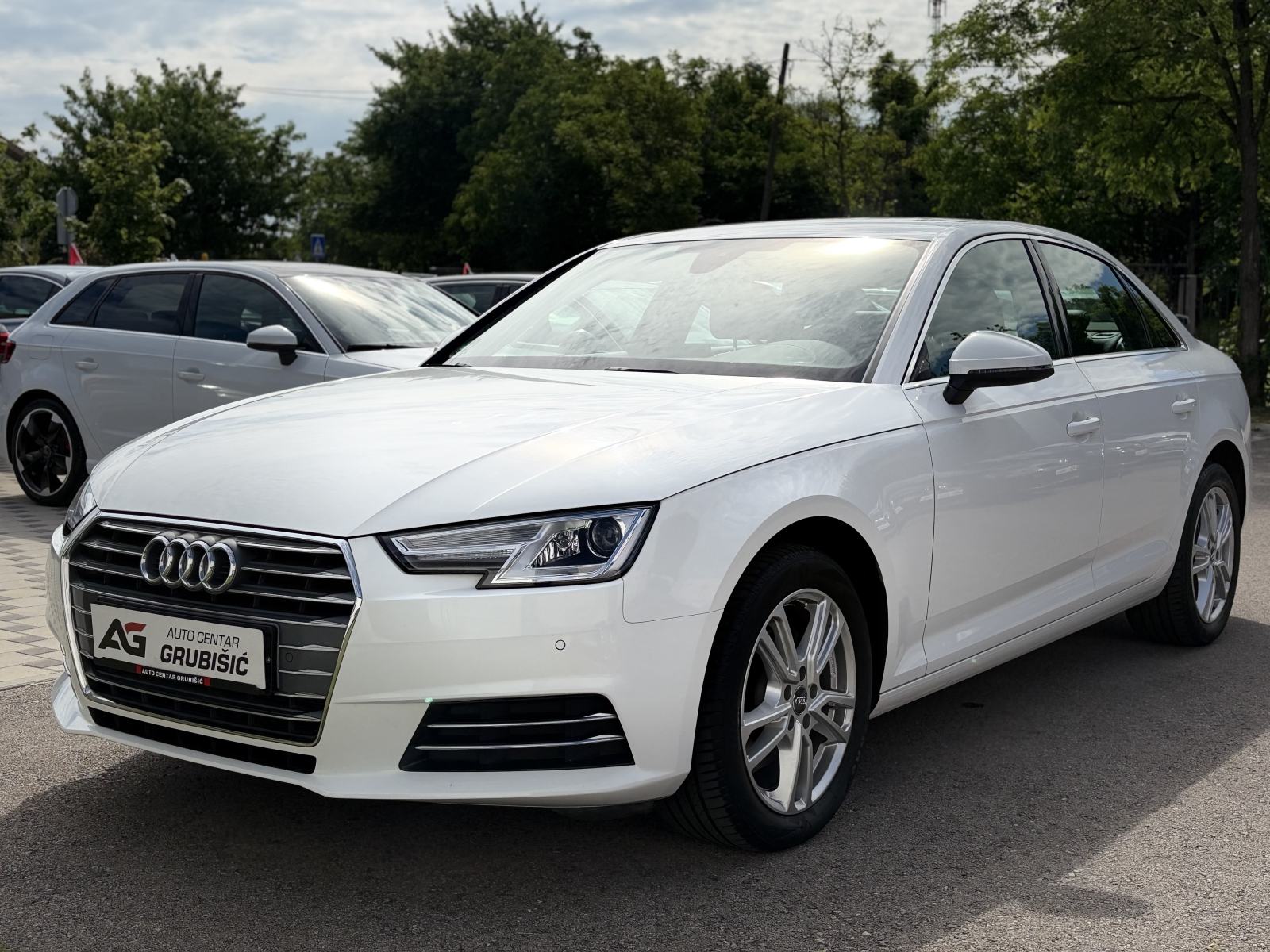 Audi A4 2,0 TDI Automatik *Top oprema* *Servisna* *Jamstvo*, fotografija 3