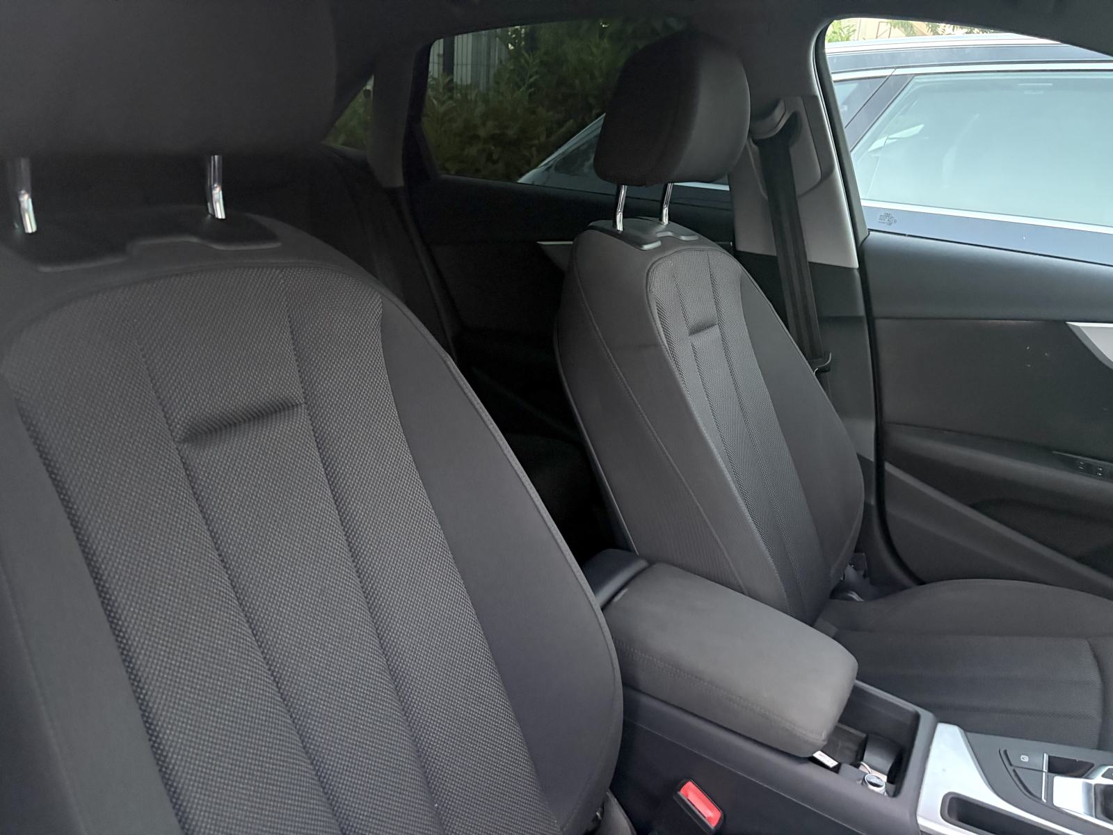 Audi A4 2,0 TDI *Automatik* *Virtual Cockpit* *Servisna* *Jamstvo*, fotografija 19