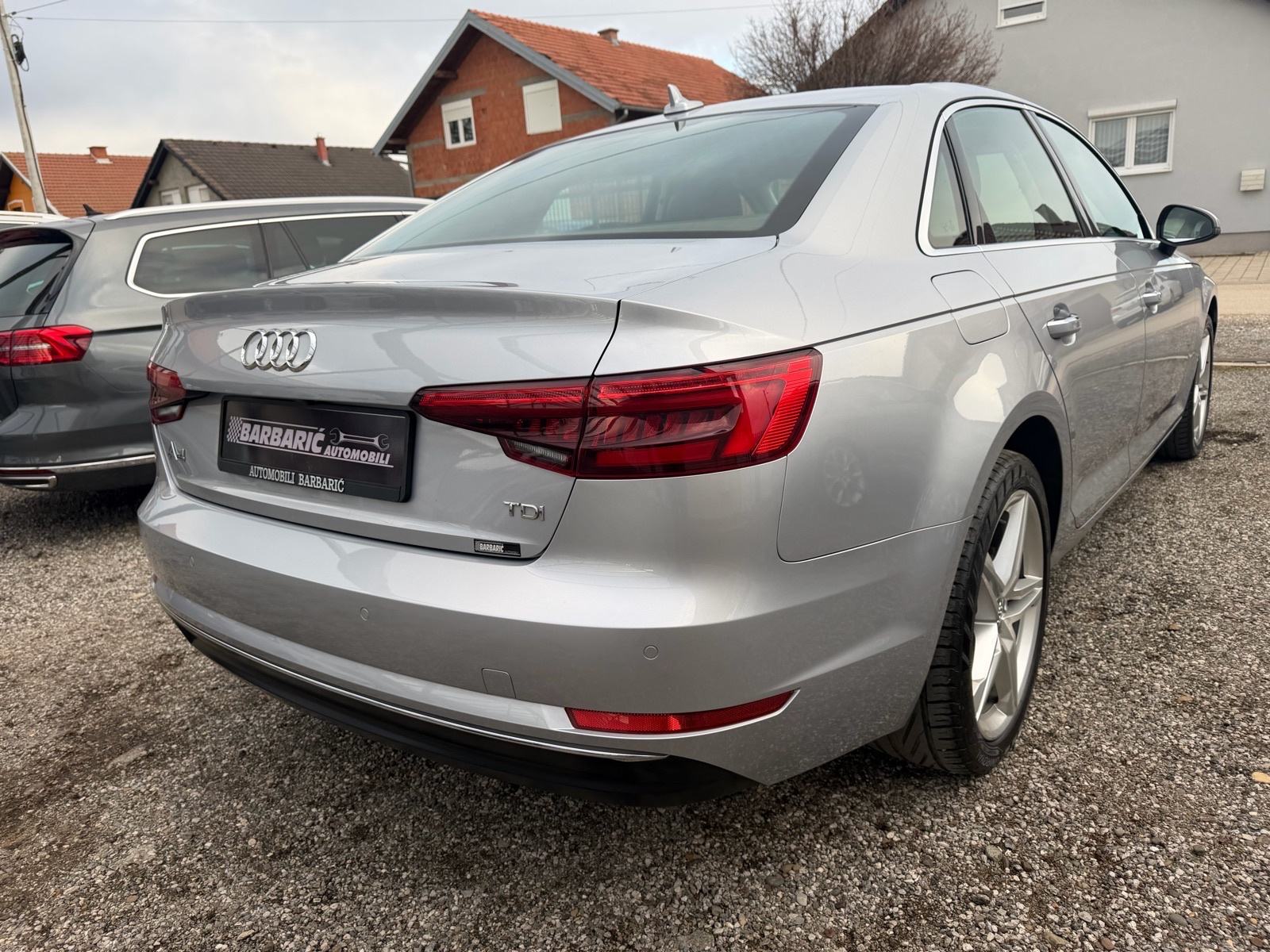 Audi A4 2,0 TDI automatik,Virtual,Kamera,Veliki servis,Jamstvo 12mj., fotografija 5