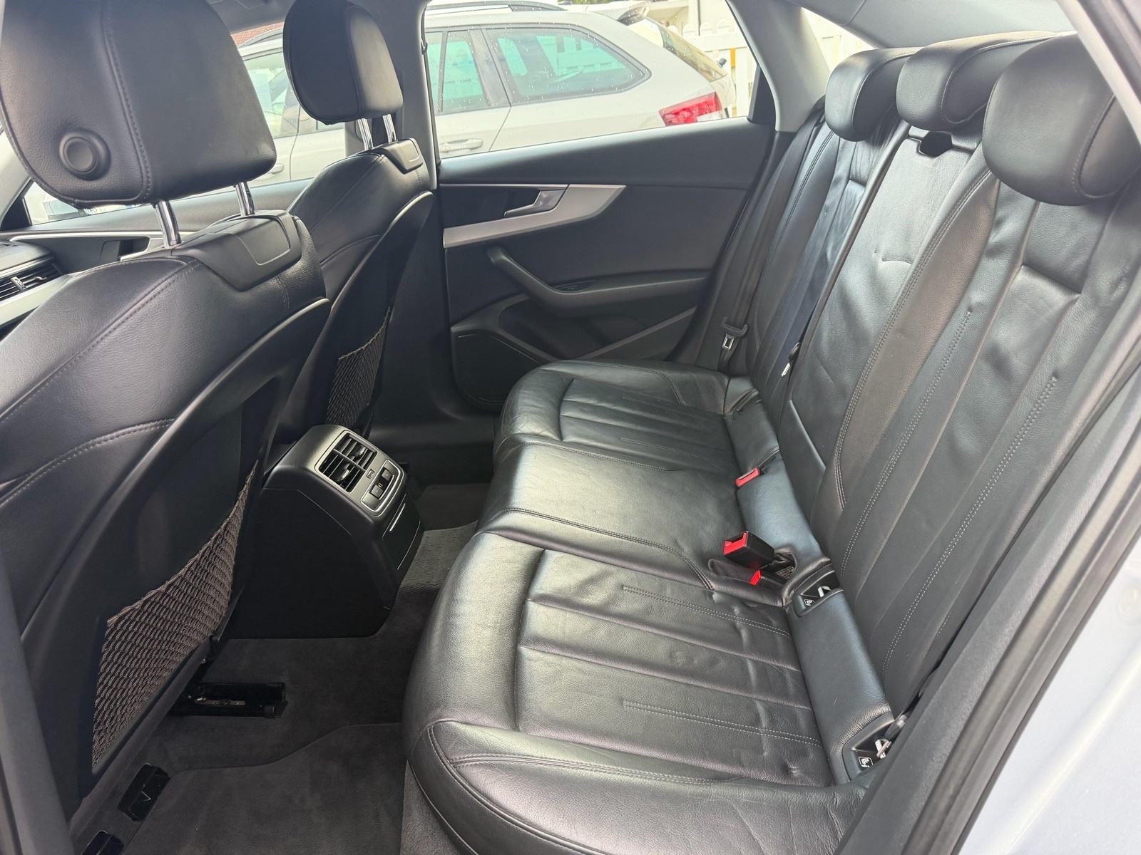 Audi A4 2,0 TDI automatik,Virtual,Kamera,Veliki servis,Jamstvo 12mj., fotografija 11