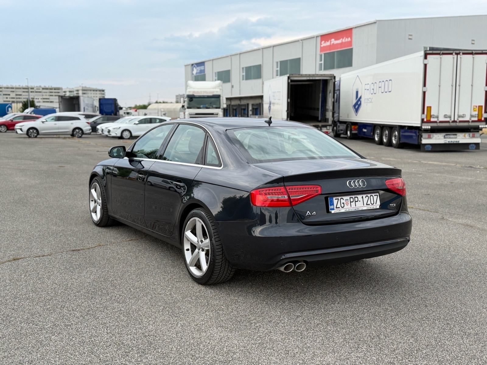 Audi A4 2.0 TDI #Bi-XENON #NAVI #PDC, fotografija 6