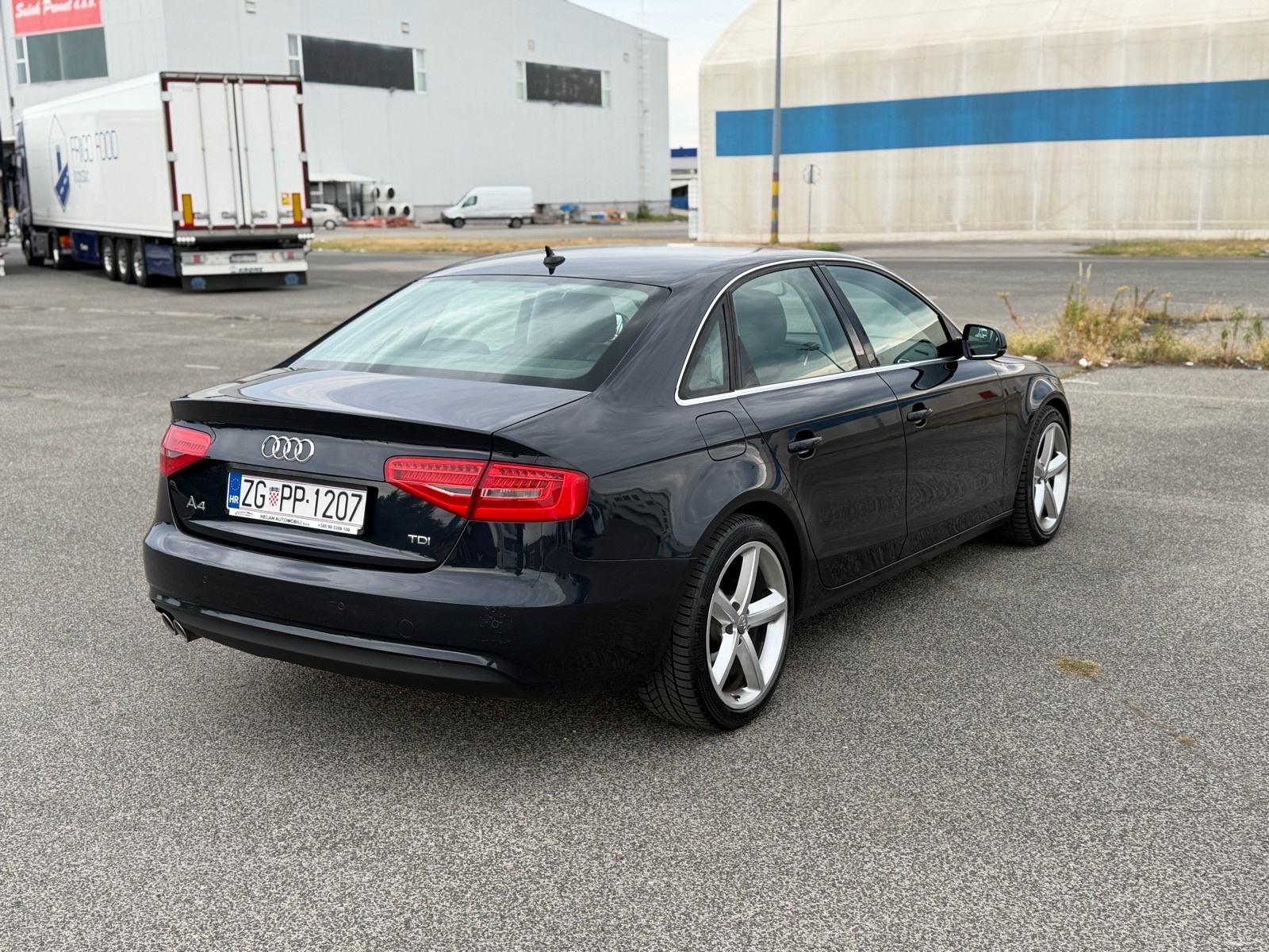 Audi A4 2.0 TDI #Bi-XENON #NAVI #PDC, fotografija 8