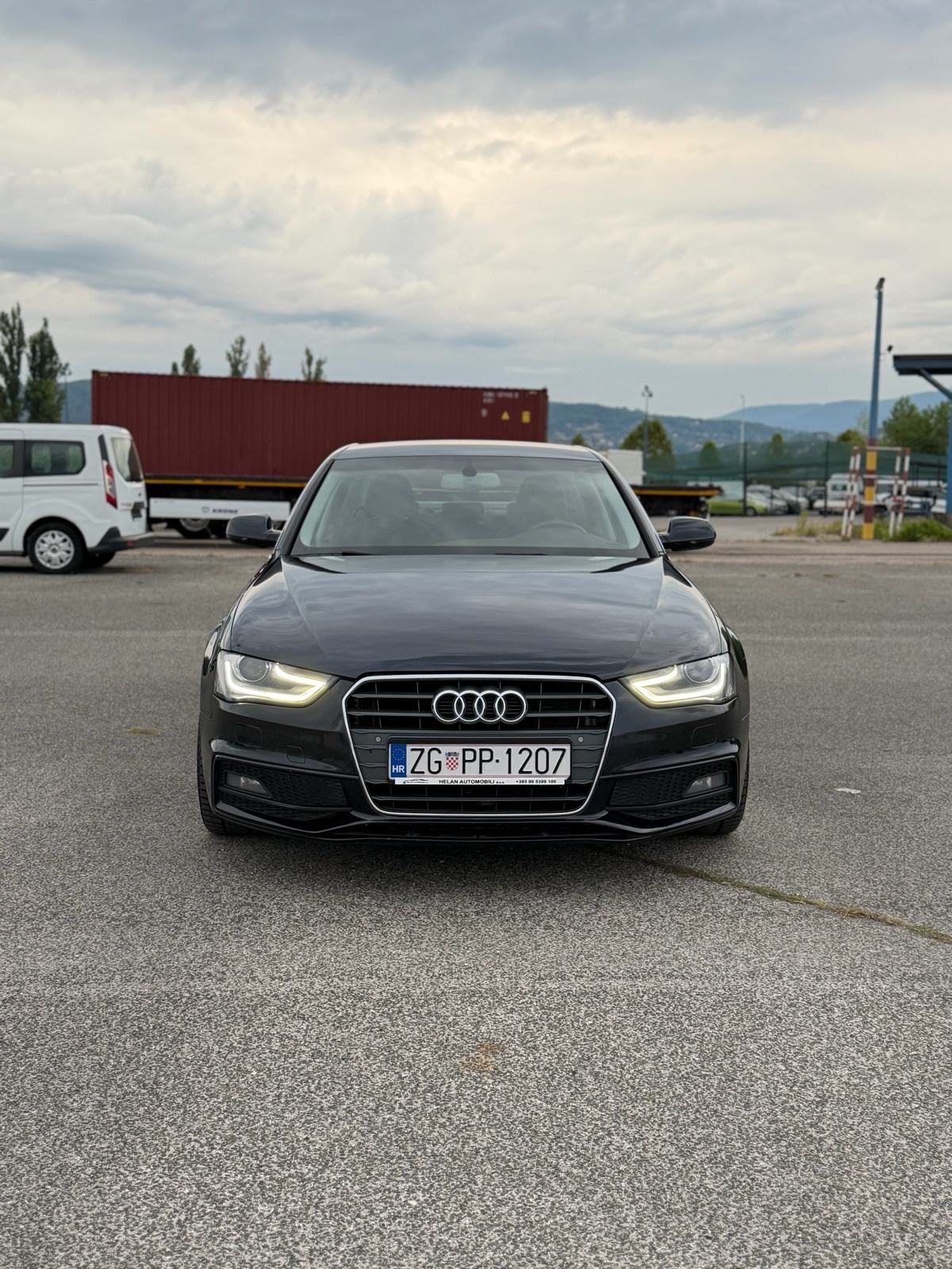 Audi A4 2.0 TDI #Bi-XENON #NAVI #PDC, fotografija 2