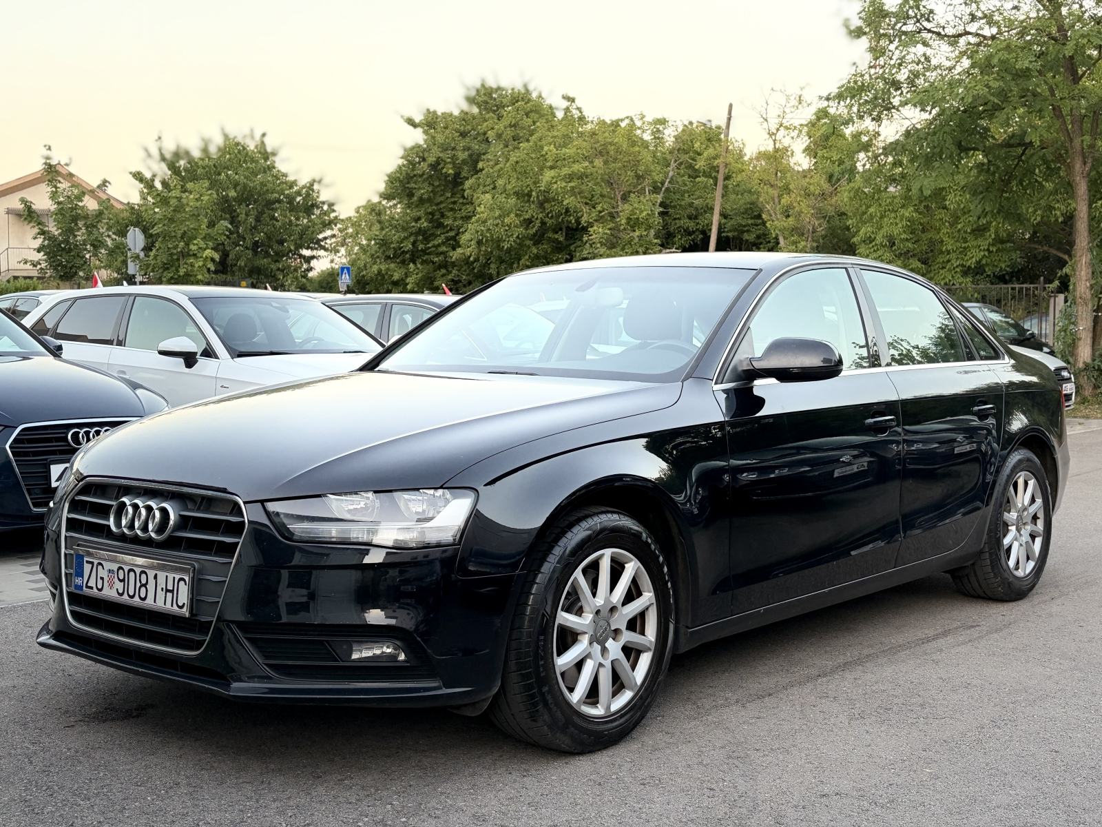 Audi A4 2,0 TDI *Facelift* *REG* *Veliki servis* *Odlične gume*, fotografija 10