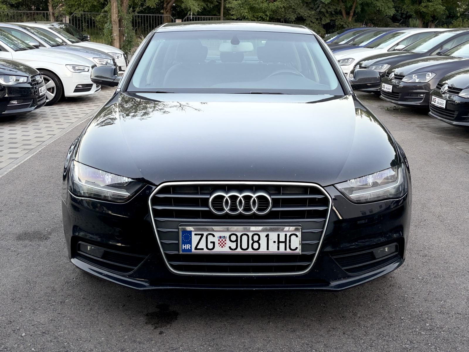 Audi A4 2,0 TDI *Facelift* *REG* *Veliki servis* *Odlične gume*, fotografija 2