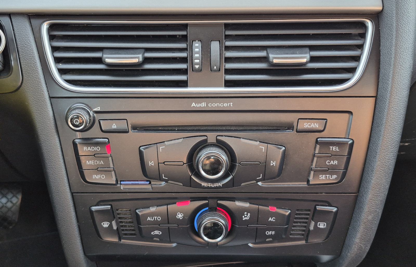 Audi A4 2,0 TDI, HR AUTO, BI-XENON, AUT.KLIMA, TEMP, ALU, REG. 02/27.., fotografija 16