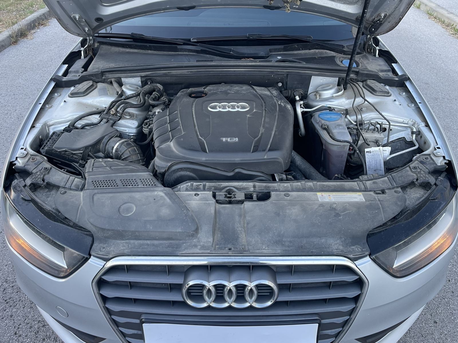 AUDI A4 2,0 TDI •• KAO NOVI, TEMPOMAT •• SERVISNA KNJIGA, 2. KLJUČA ••, fotografija 19