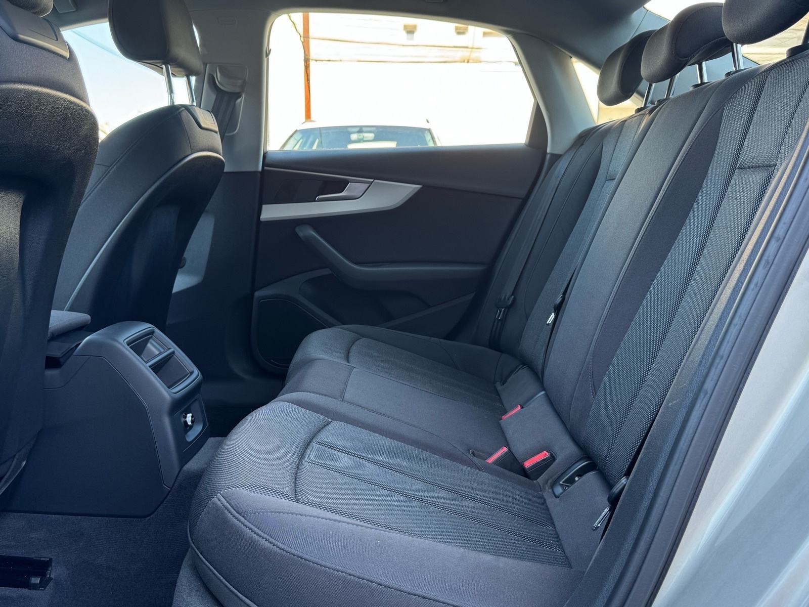 Audi A4 2,0 TDI LIMUZINA / ULTRA / LED / NAVI / ALU / JAMSTVO, fotografija 11