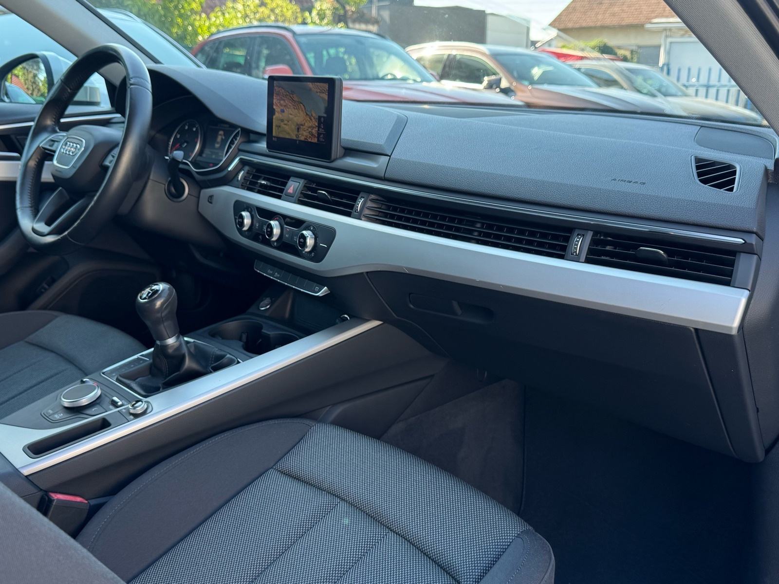 Audi A4 2,0 TDI LIMUZINA / ULTRA / LED / NAVI / ALU / JAMSTVO, fotografija 13
