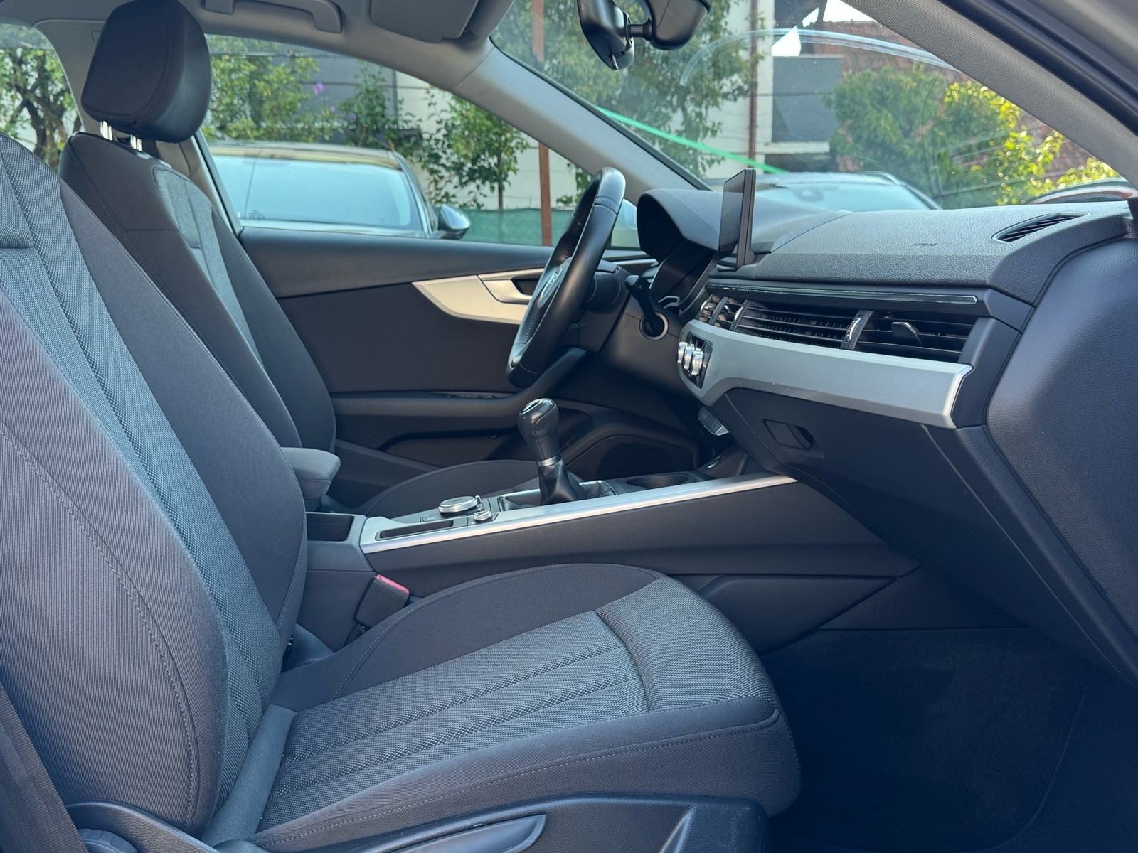 Audi A4 2,0 TDI LIMUZINA / ULTRA / LED / NAVI / ALU / JAMSTVO, fotografija 14