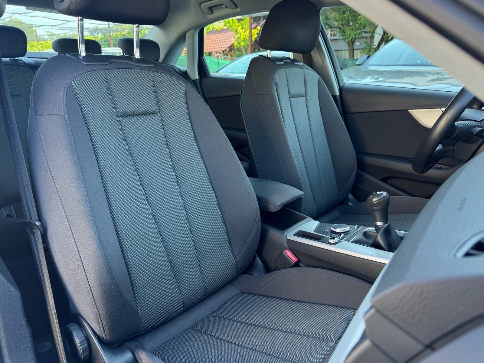 Audi A4 2,0 TDI LIMUZINA / ULTRA / LED / NAVI / ALU / JAMSTVO, fotografija 19